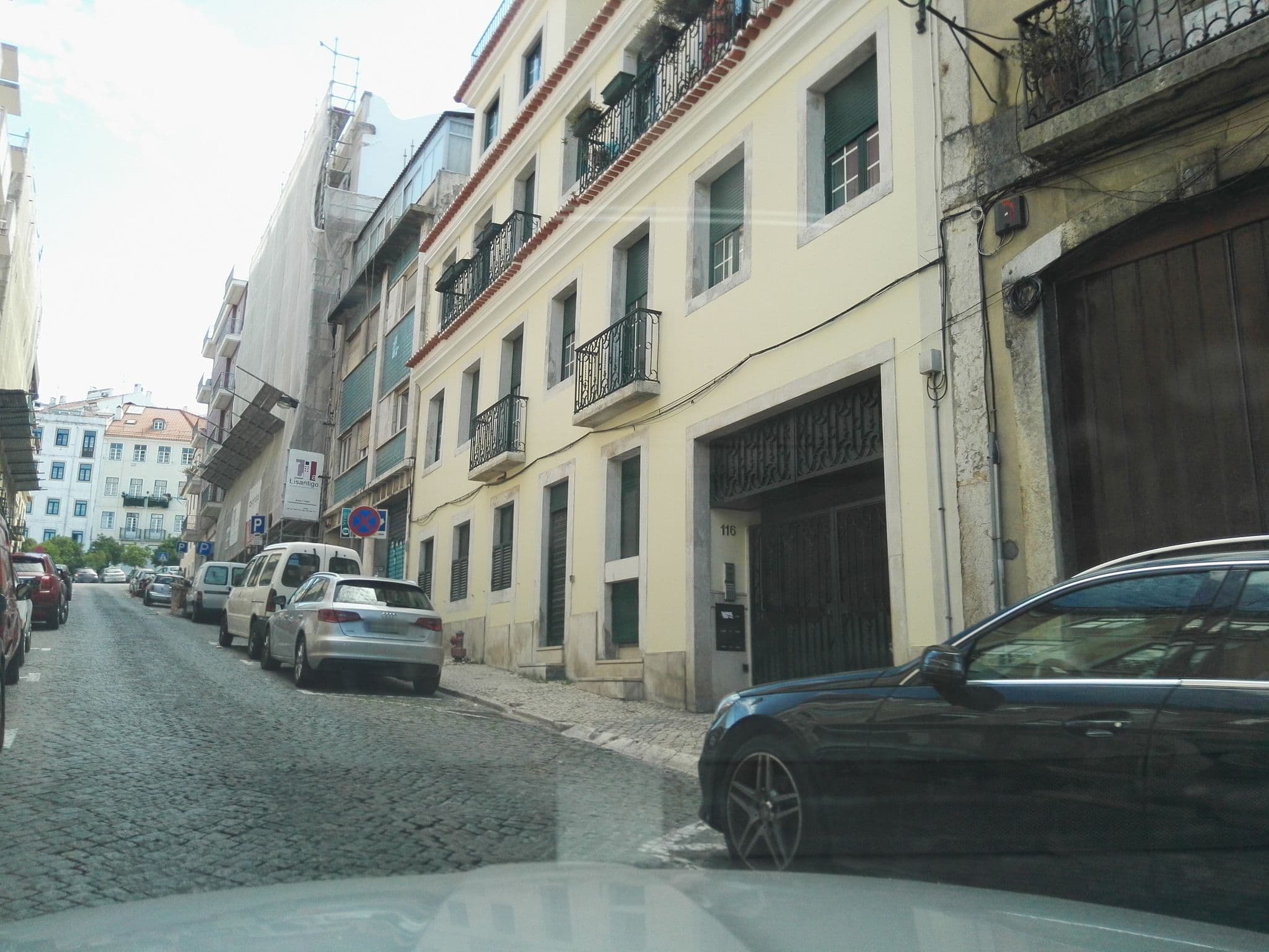 Street view near Hotel do Príncipe Real, Principe Real — © filipegraciosa (CC BY-SA · Mapillary)