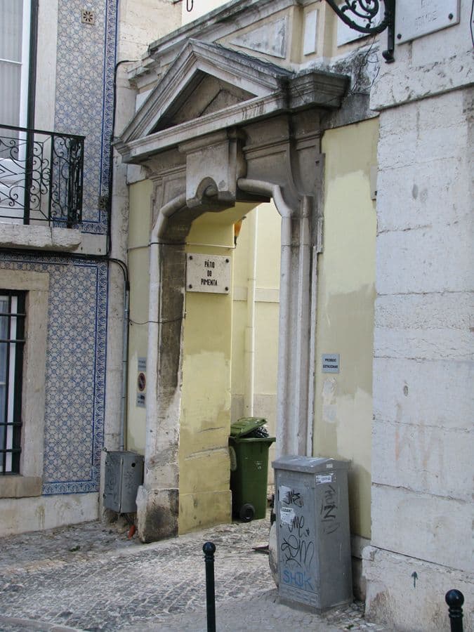 Street view near Lisbon Old Town Hostel, Bairro Alto — © barragon (CC BY-SA · Mapillary)
