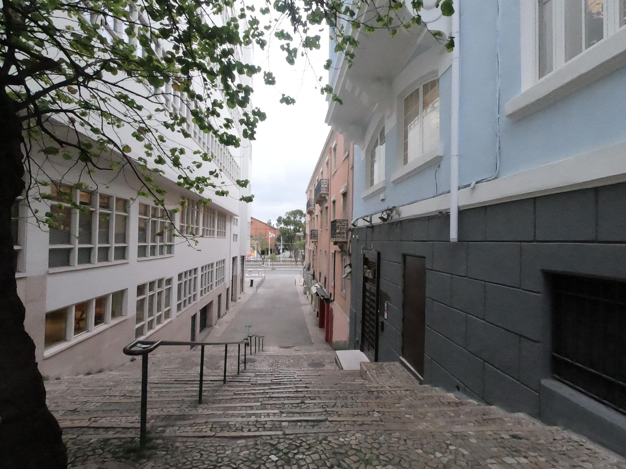 Street view near Kab+1, Santos-o-Velho — © filohipo (CC BY-SA · Mapillary)