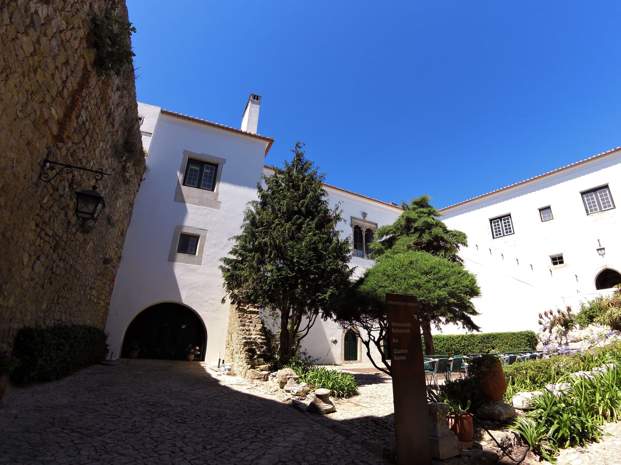 Street view near Pousada Do Castelo, Óbidos — © zors1843 (CC BY-SA · Mapillary)