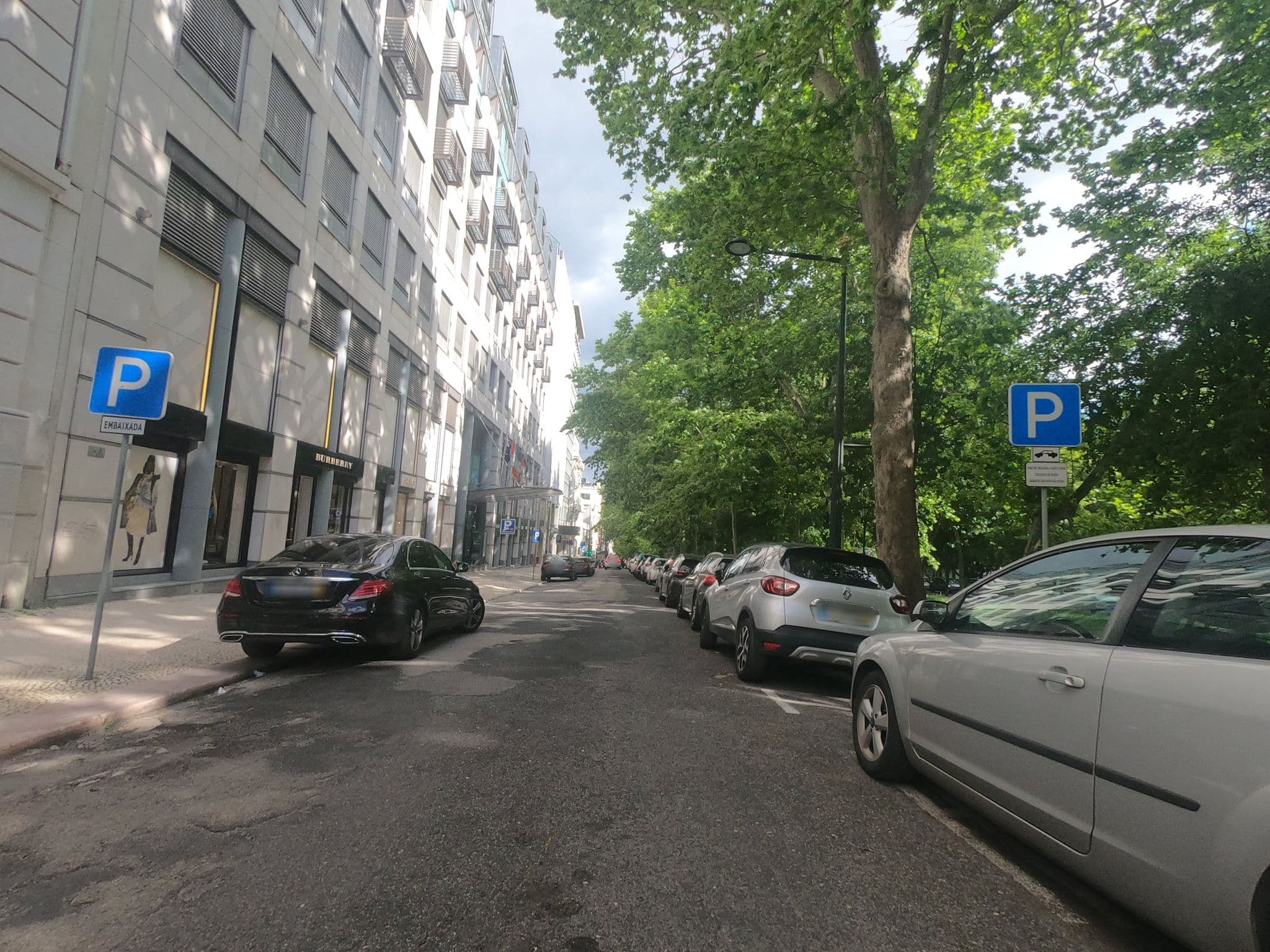 Street view near Hotel Dom Sancho I, Lisbon — © filohipo (CC BY-SA · Mapillary)