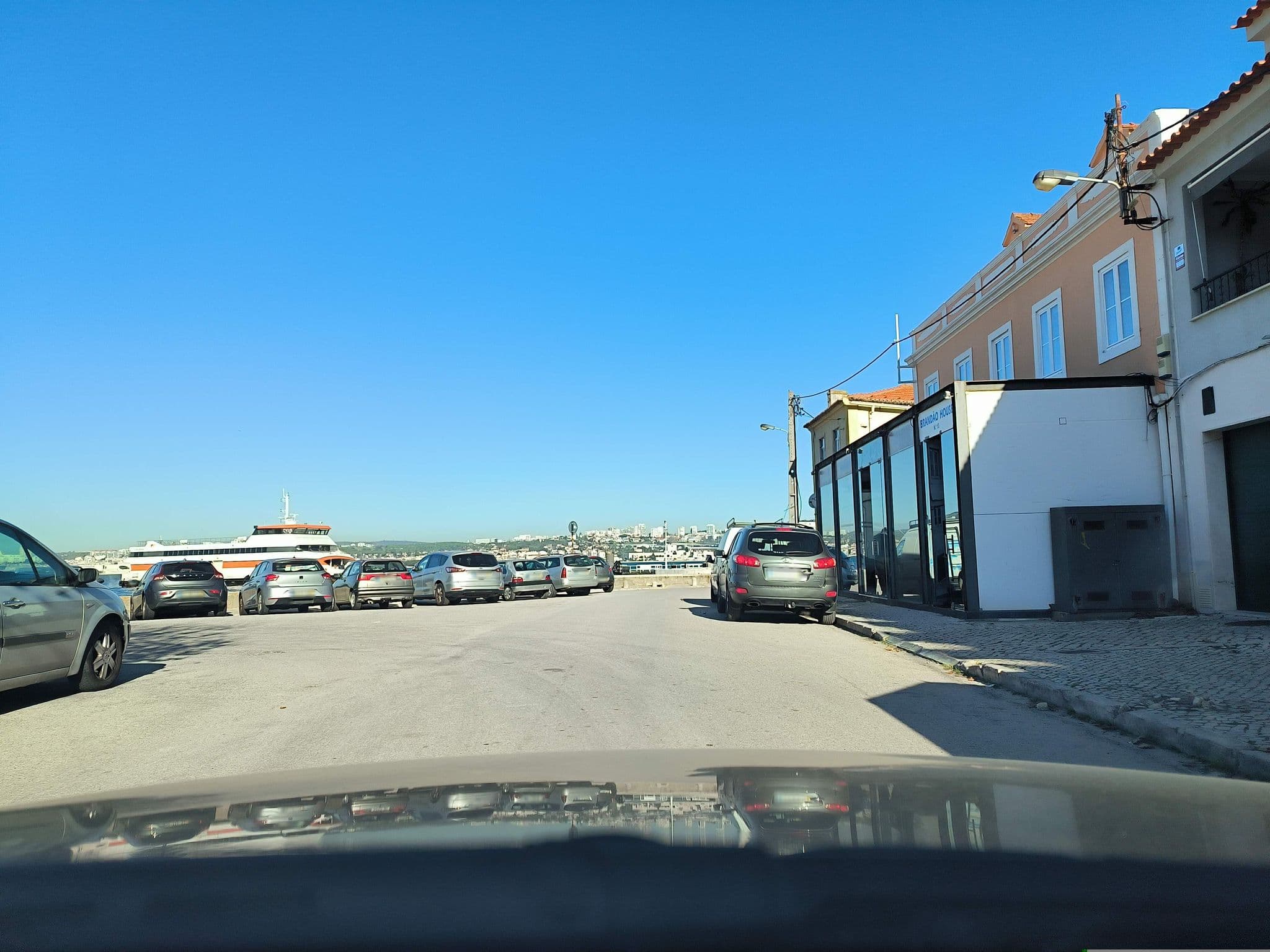 Street view near Tejo's House, Caparica — © filohipo (CC BY-SA · Mapillary)
