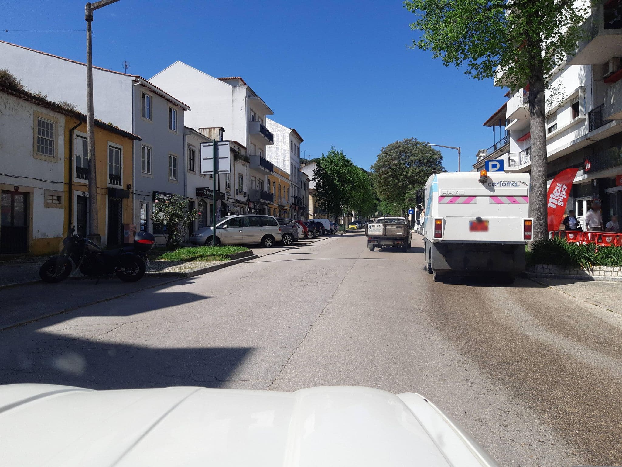 Street view near Artistic Guesthouse, Tomar — © geo50 (CC BY-SA · Mapillary)