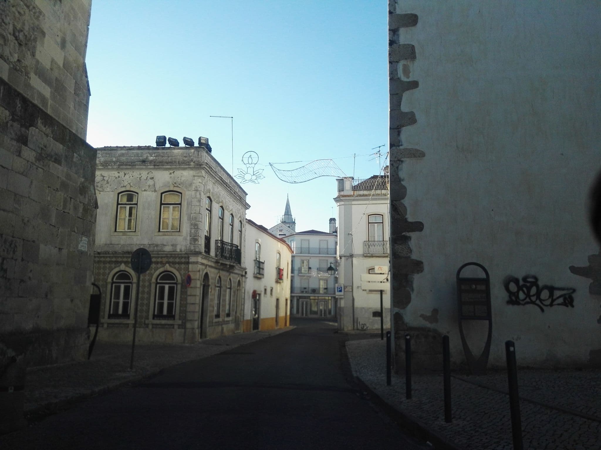 Street view near Alojamento Local - Casa do Arco, Santarém — © filipegraciosa (CC BY-SA · Mapillary)