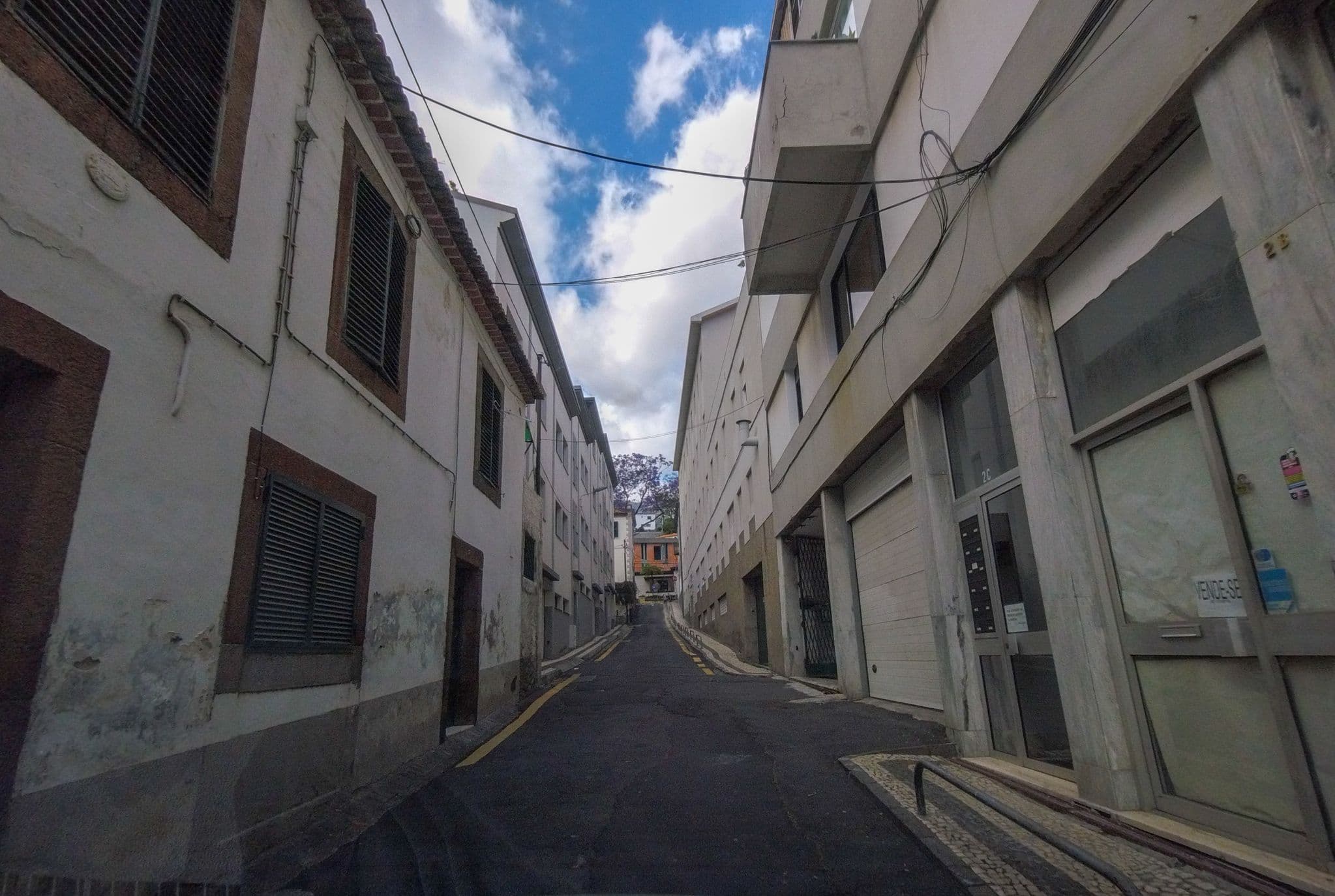 Street view near The Editory Garden Funchal, Santa Luzia — © nunocaldeira (CC BY-SA · Mapillary)