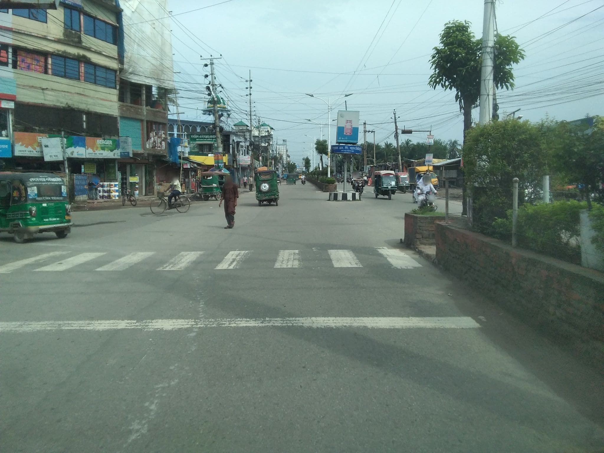 Street view near Hotel Sugondha Residential, Khulna — © mahfuz (CC BY-SA · Mapillary)