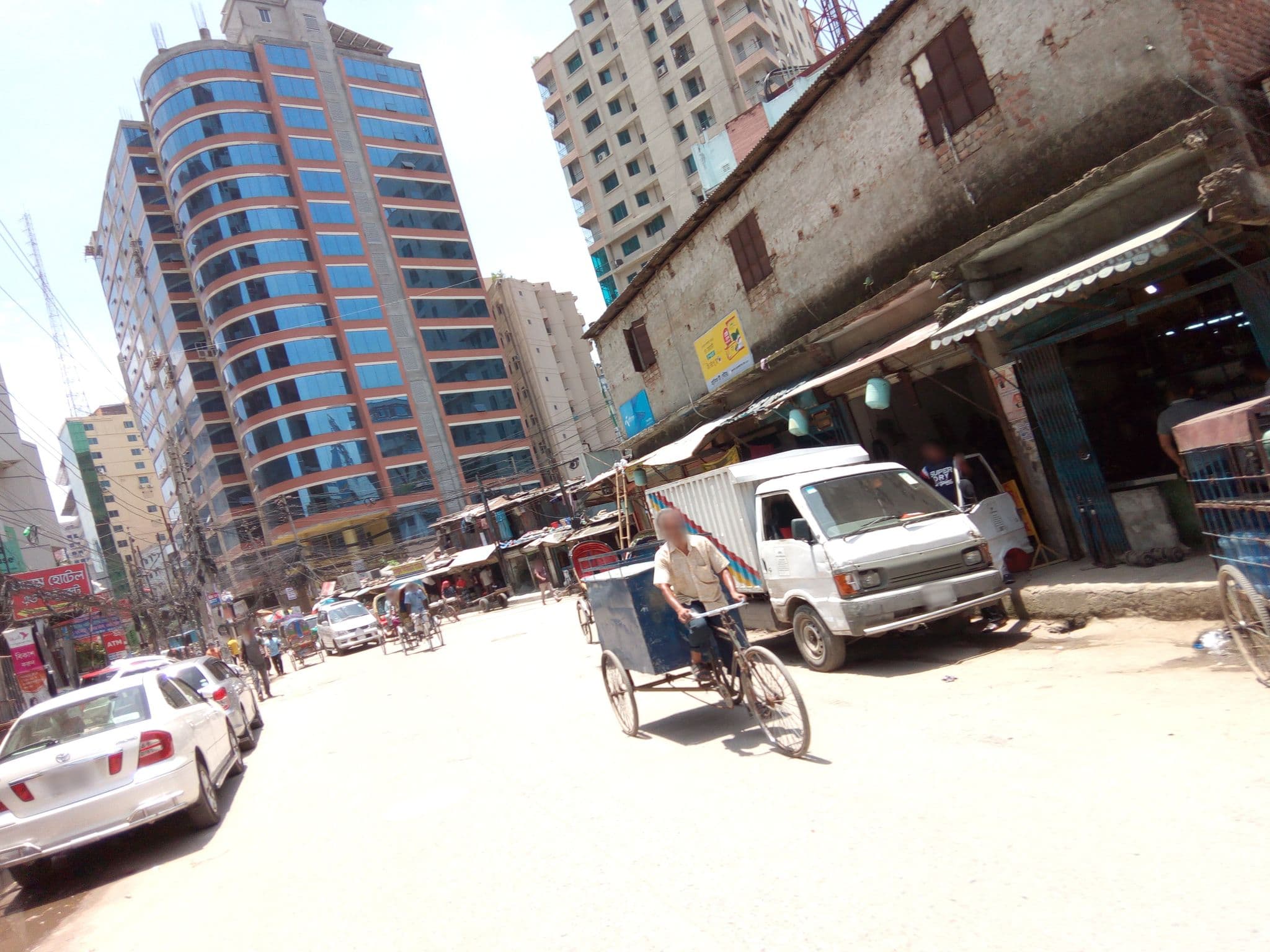 Street view near Grand Azad Hotel (গ্র্যান্ড আজাদ হোটেল), Paltan — © mapdhaka (CC BY-SA · Mapillary)