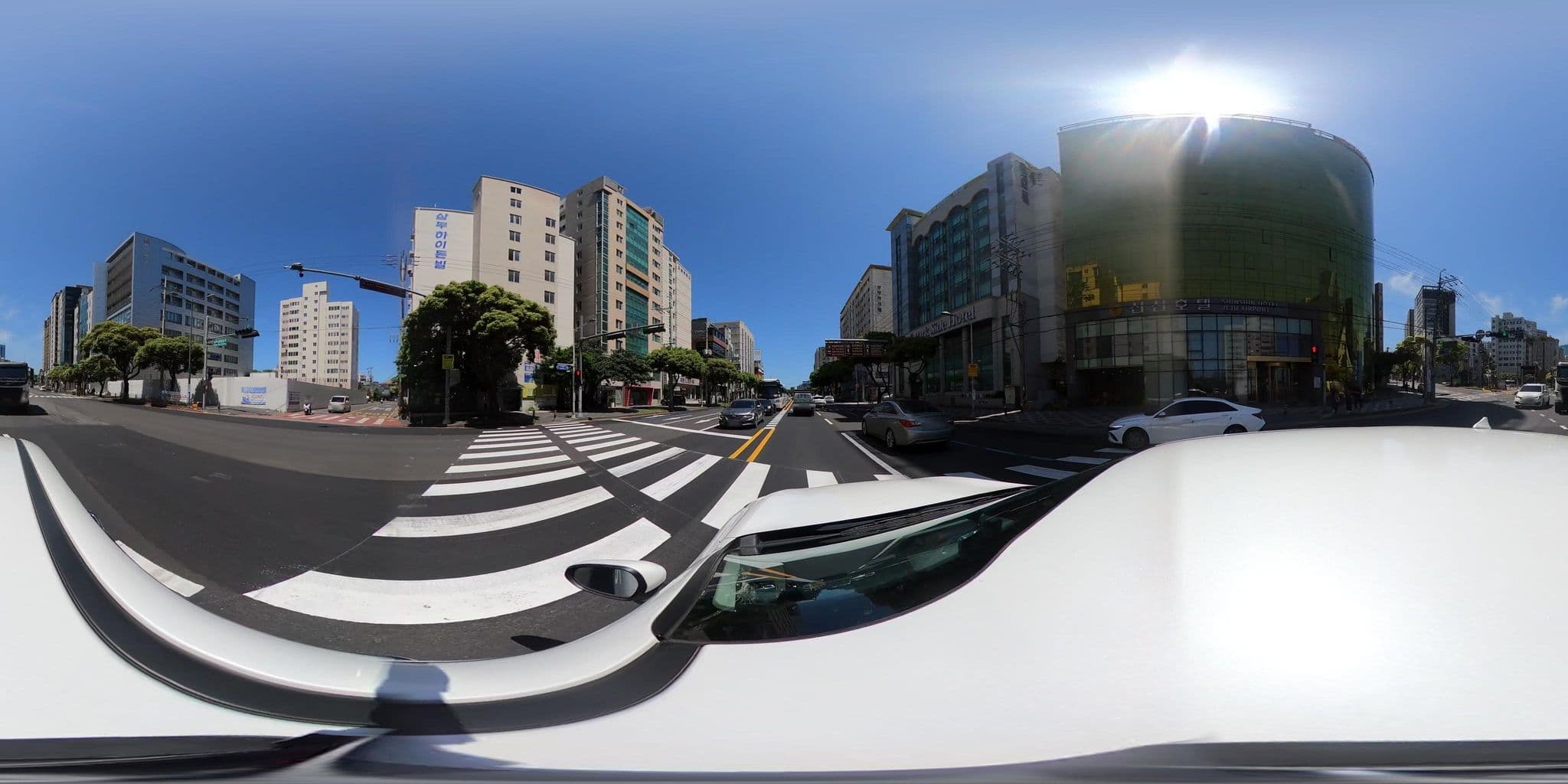 Street view near 신신호텔 제주공항점, Seodong — © eneerhut (CC BY-SA · Mapillary)