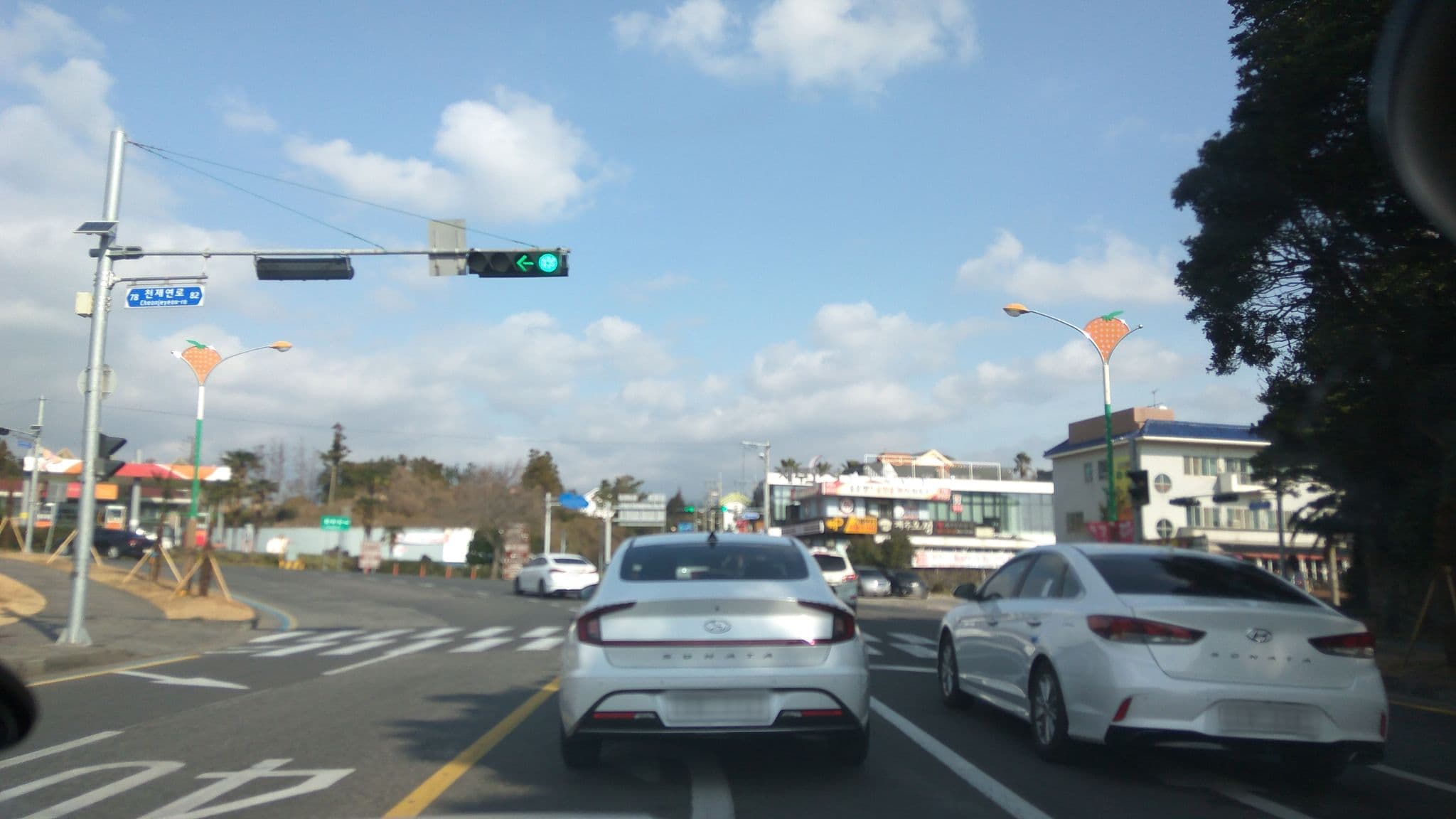 Street view near 중문관광안내소, Seogwipo — © eneerhut (CC BY-SA · Mapillary)