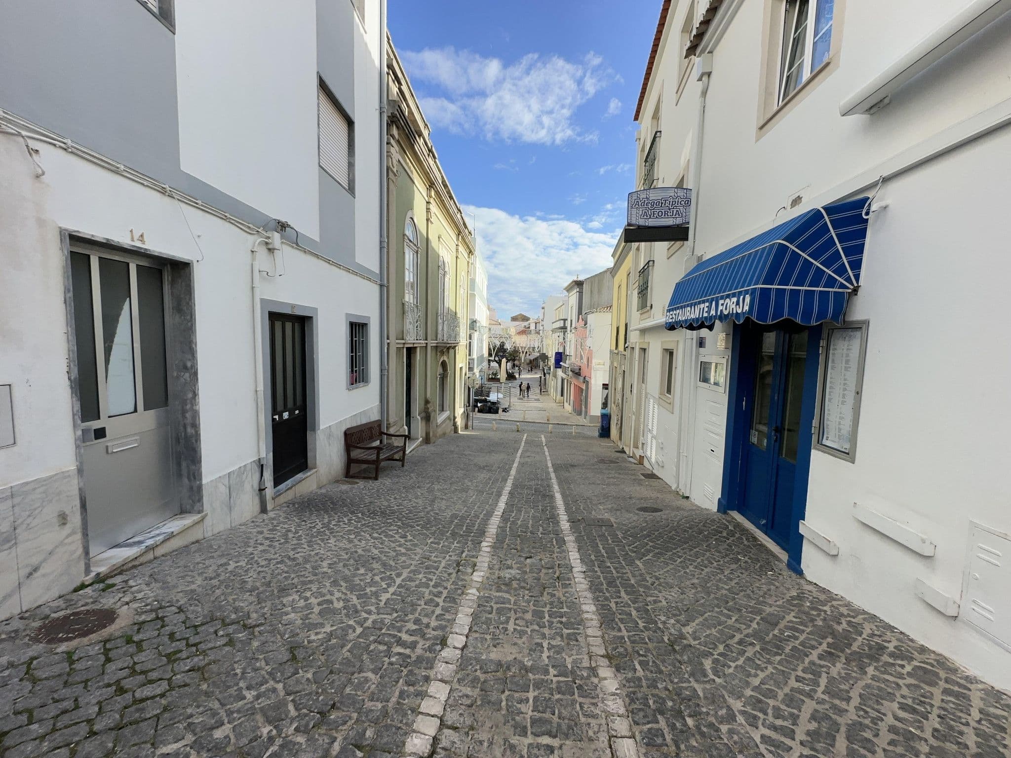 Street view near Bora Dormir, Lagos — © varun959 (CC BY-SA · Mapillary)