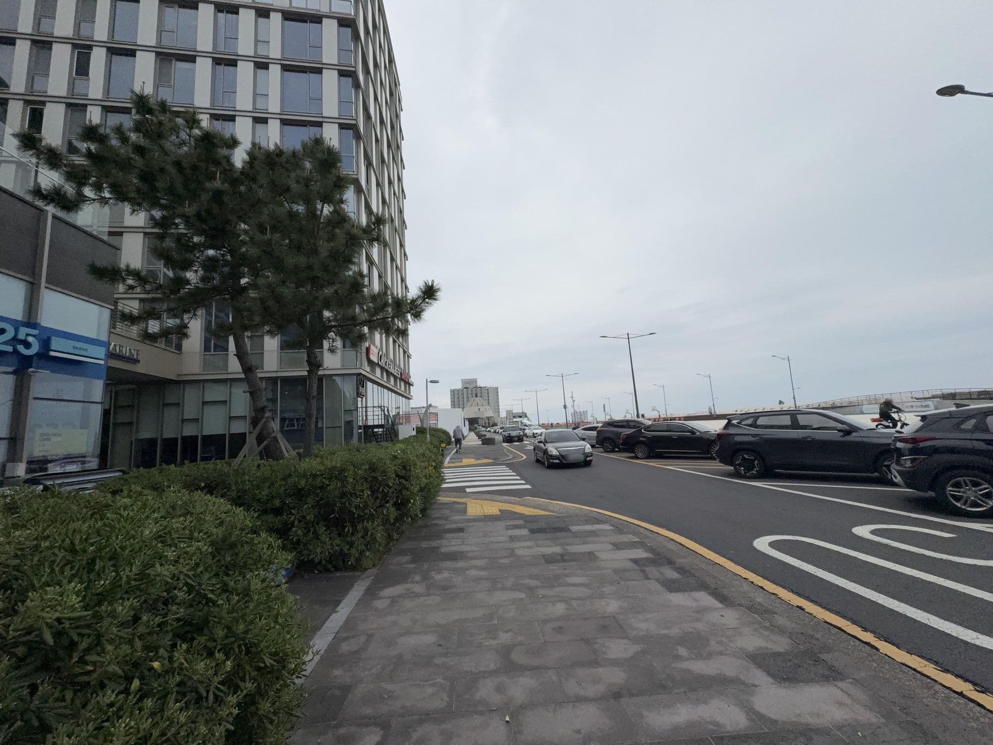 Street view near Hotel Regentmarine The Blue, Sanji — © eunju (CC BY-SA · Mapillary)
