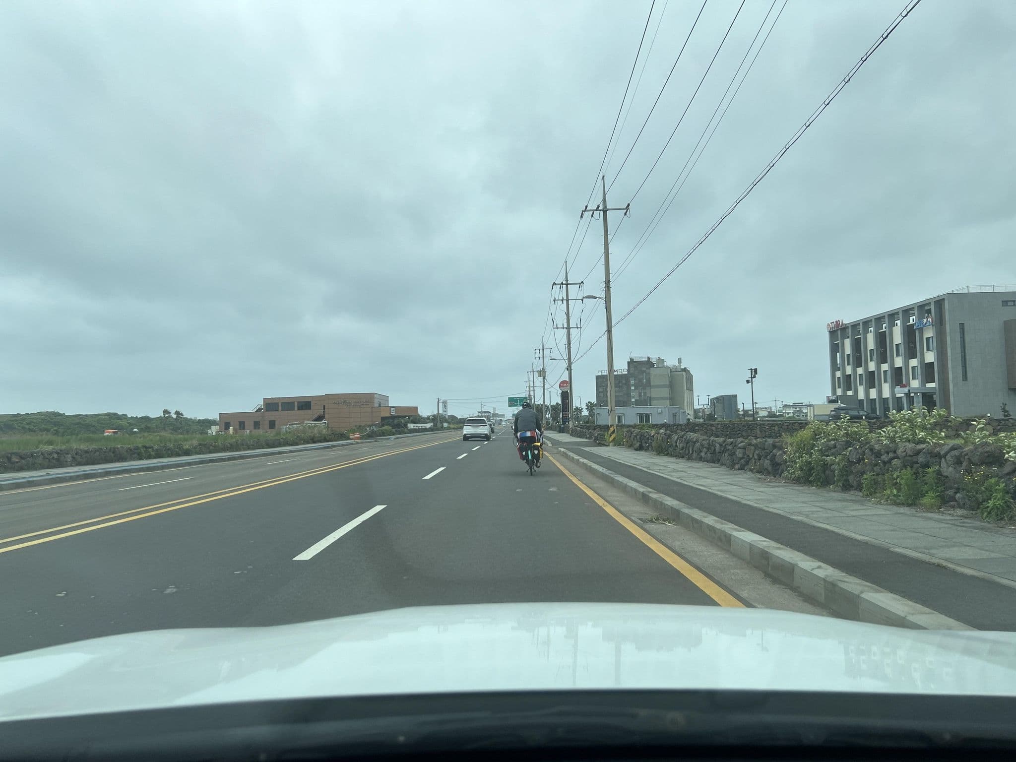 Street view near Thira Hotel, Ponggae-dong — © eneerhut (CC BY-SA · Mapillary)