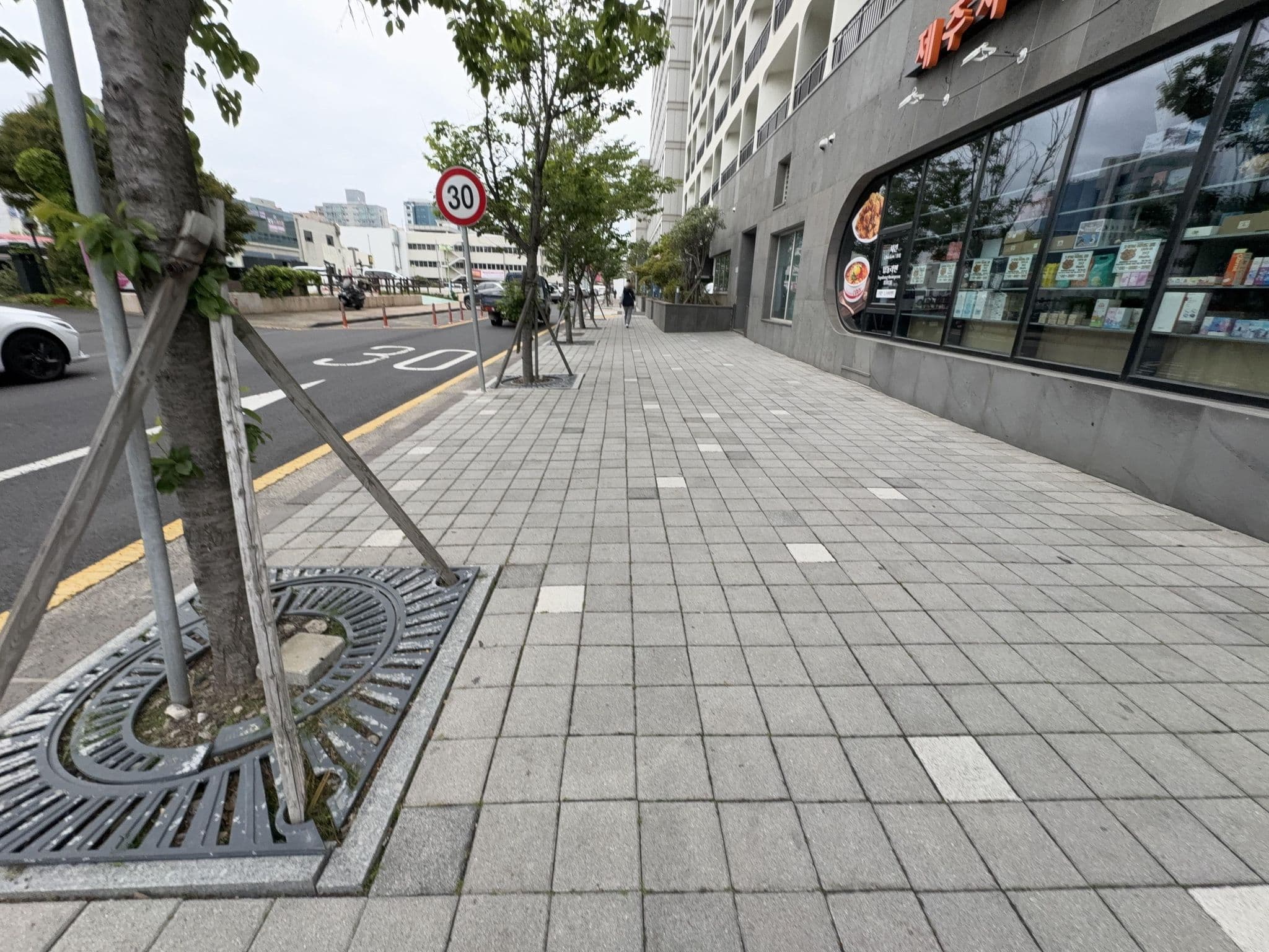 Street view near 휘슬락호텔, Sanji — © eunju (CC BY-SA · Mapillary)