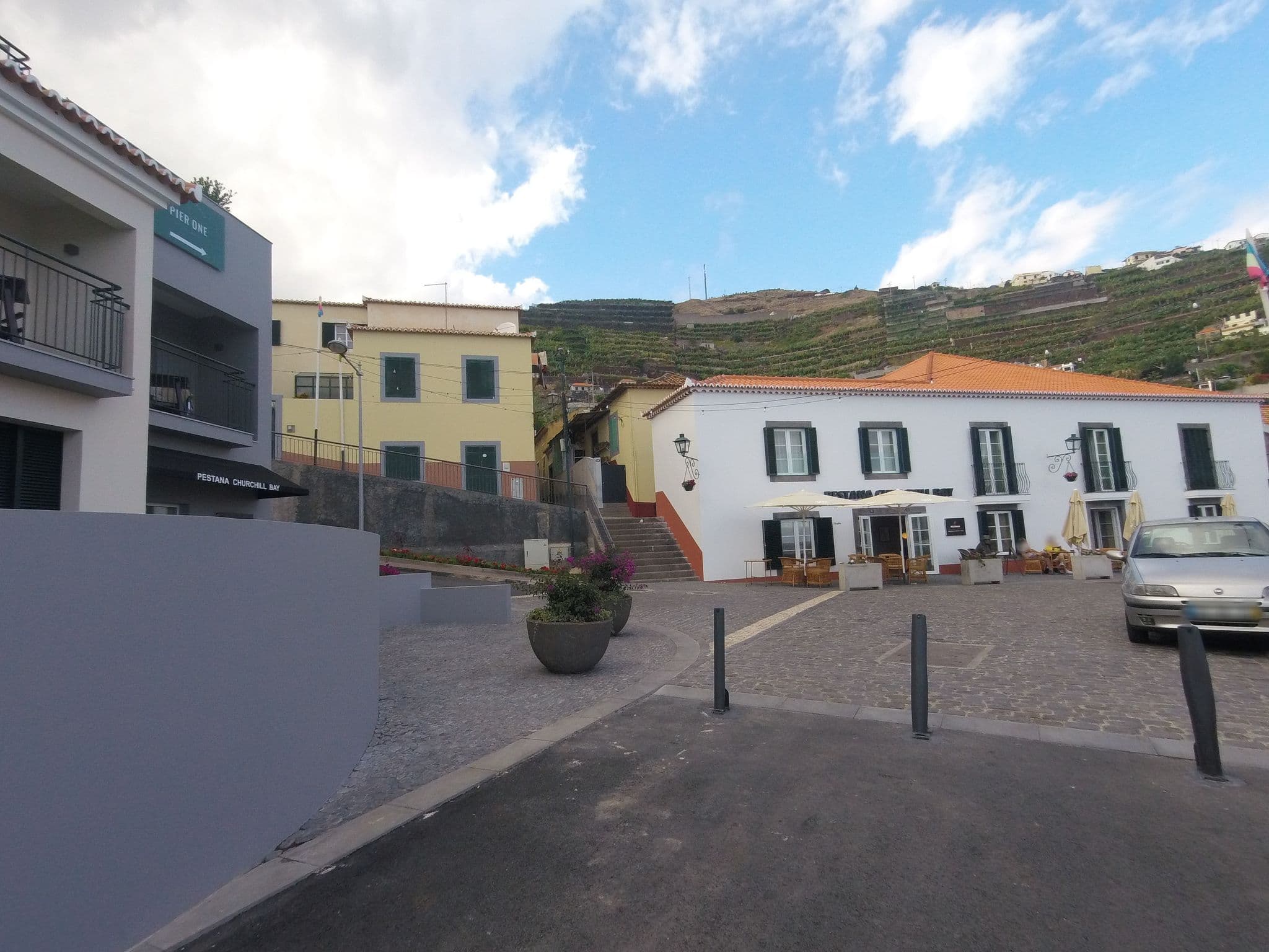 Street view near Pestana Churchill Bay - Reception, Câmara de Lobos — © nunocaldeira (CC BY-SA · Mapillary)