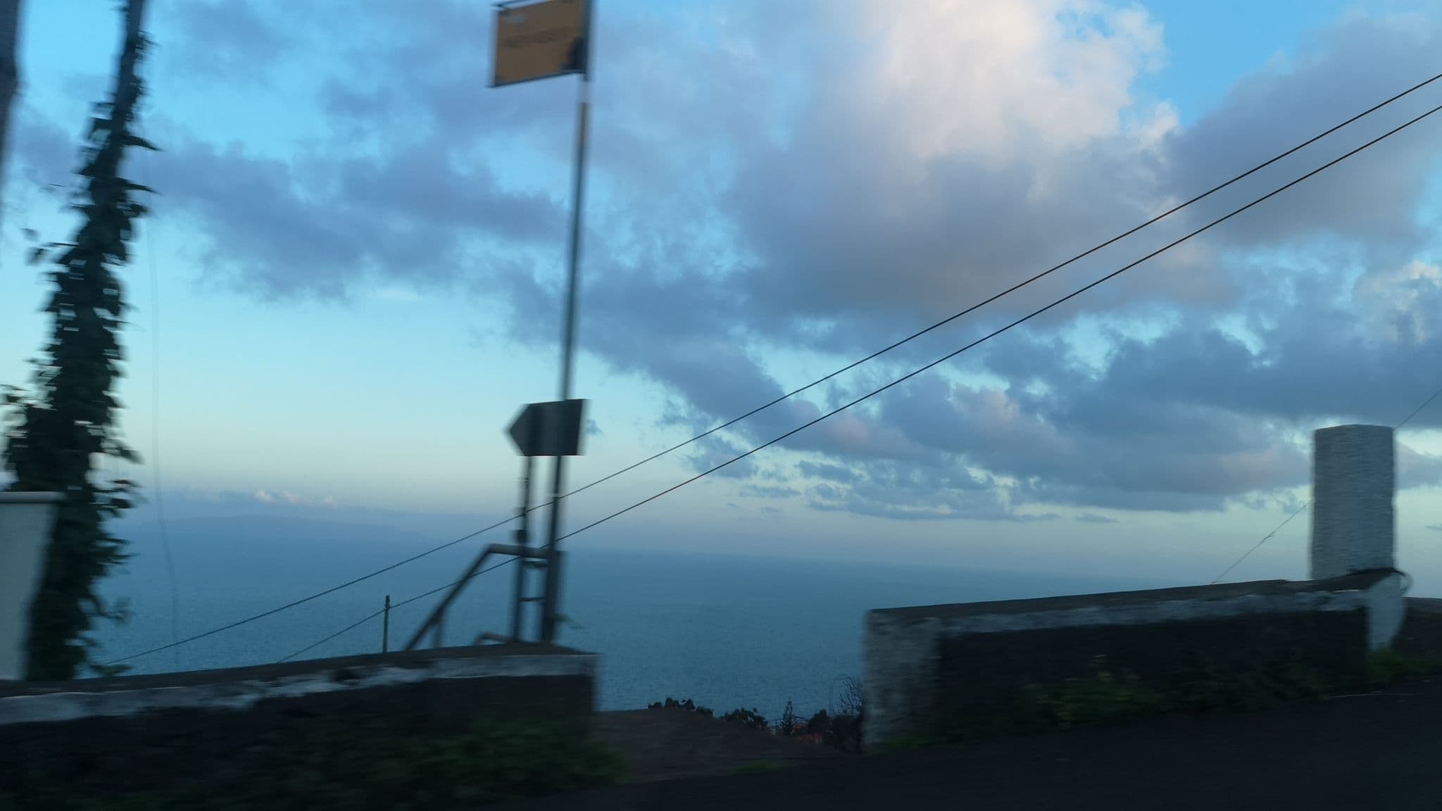 Street view near Baia Brava Hotel, Santa Cruz — © isapeixoto (CC BY-SA · Mapillary)