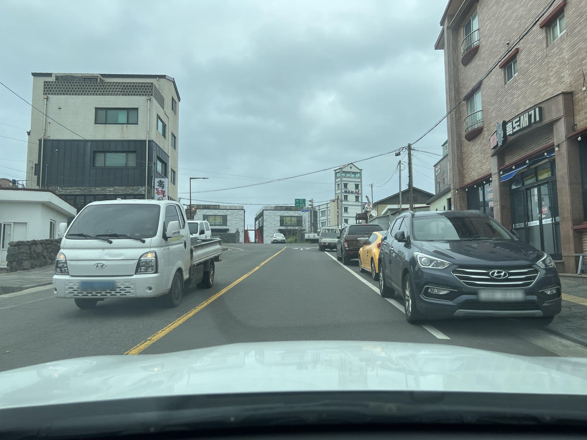Street view near Sea Dragon Pension, Ponggae-dong — © eneerhut (CC BY-SA · Mapillary)