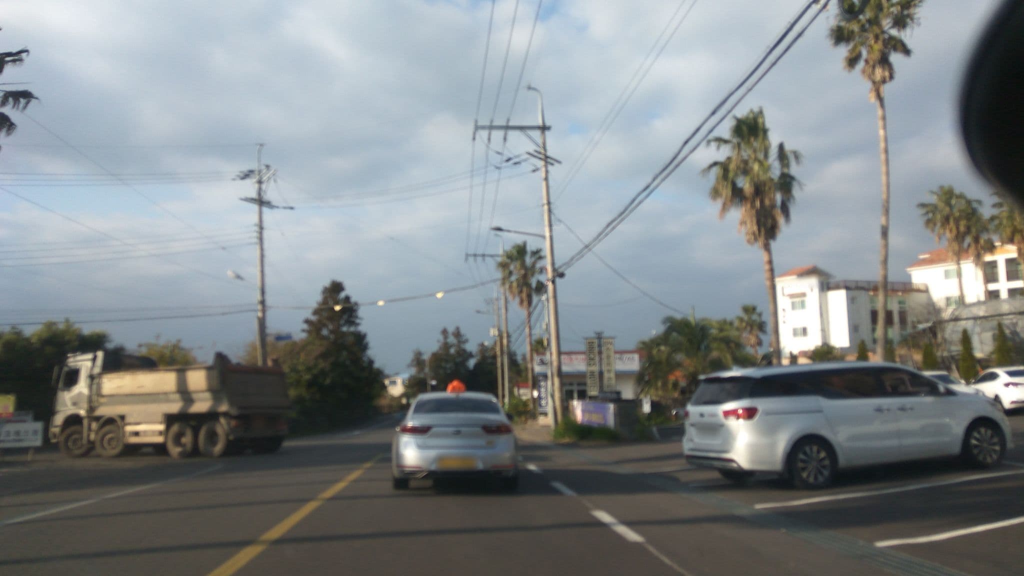 Street view near Bricks, Seogwipo — © eneerhut (CC BY-SA · Mapillary)