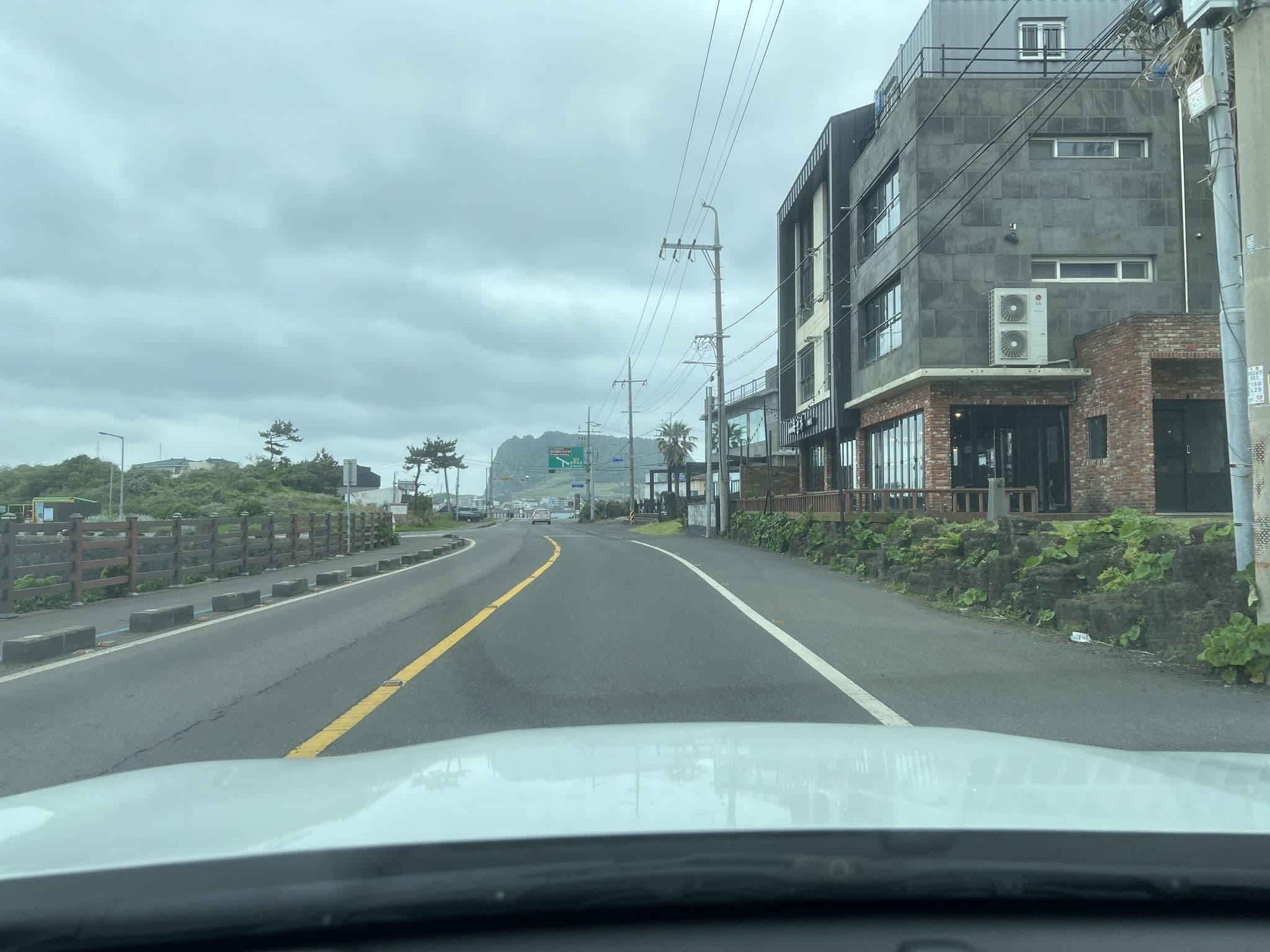 Street view near July Sea Guest House, Ponggae-dong — © eneerhut (CC BY-SA · Mapillary)