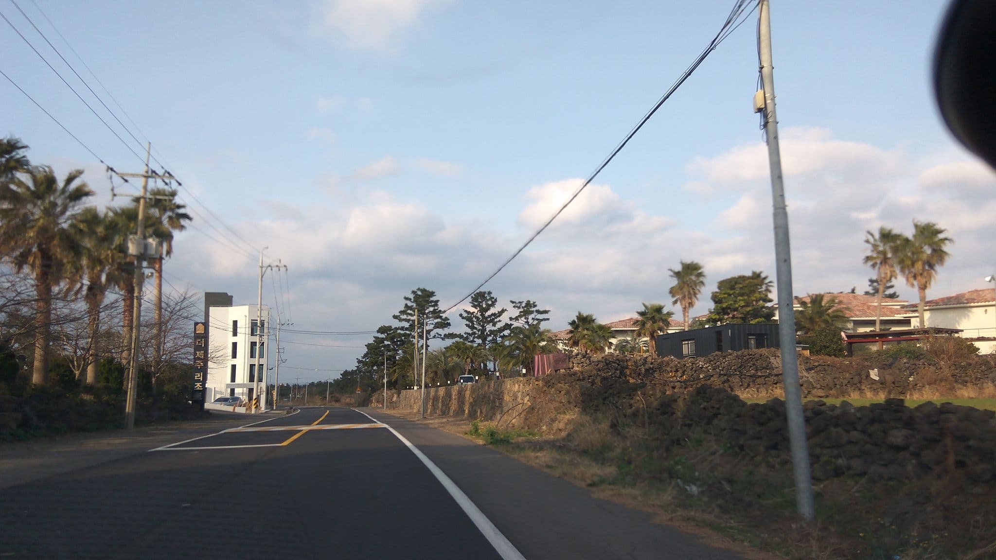 Street view near T.H.E JEJU RESORT, Gaigeturi — © eneerhut (CC BY-SA · Mapillary)