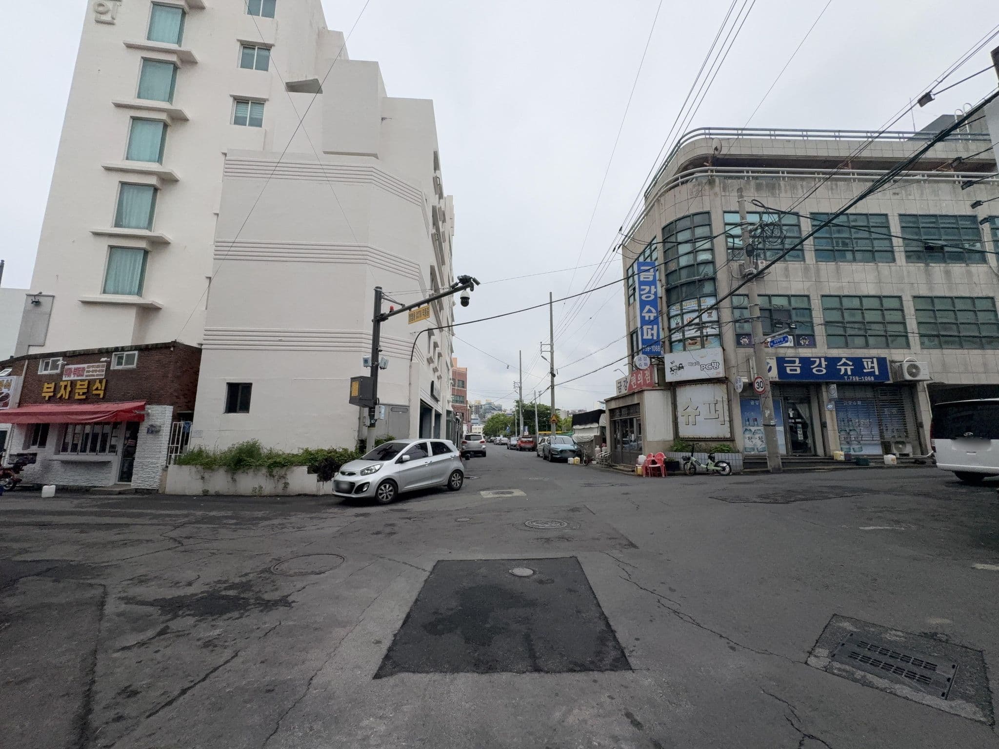 Street view near 임프레스호텔, Sanji — © eunju (CC BY-SA · Mapillary)