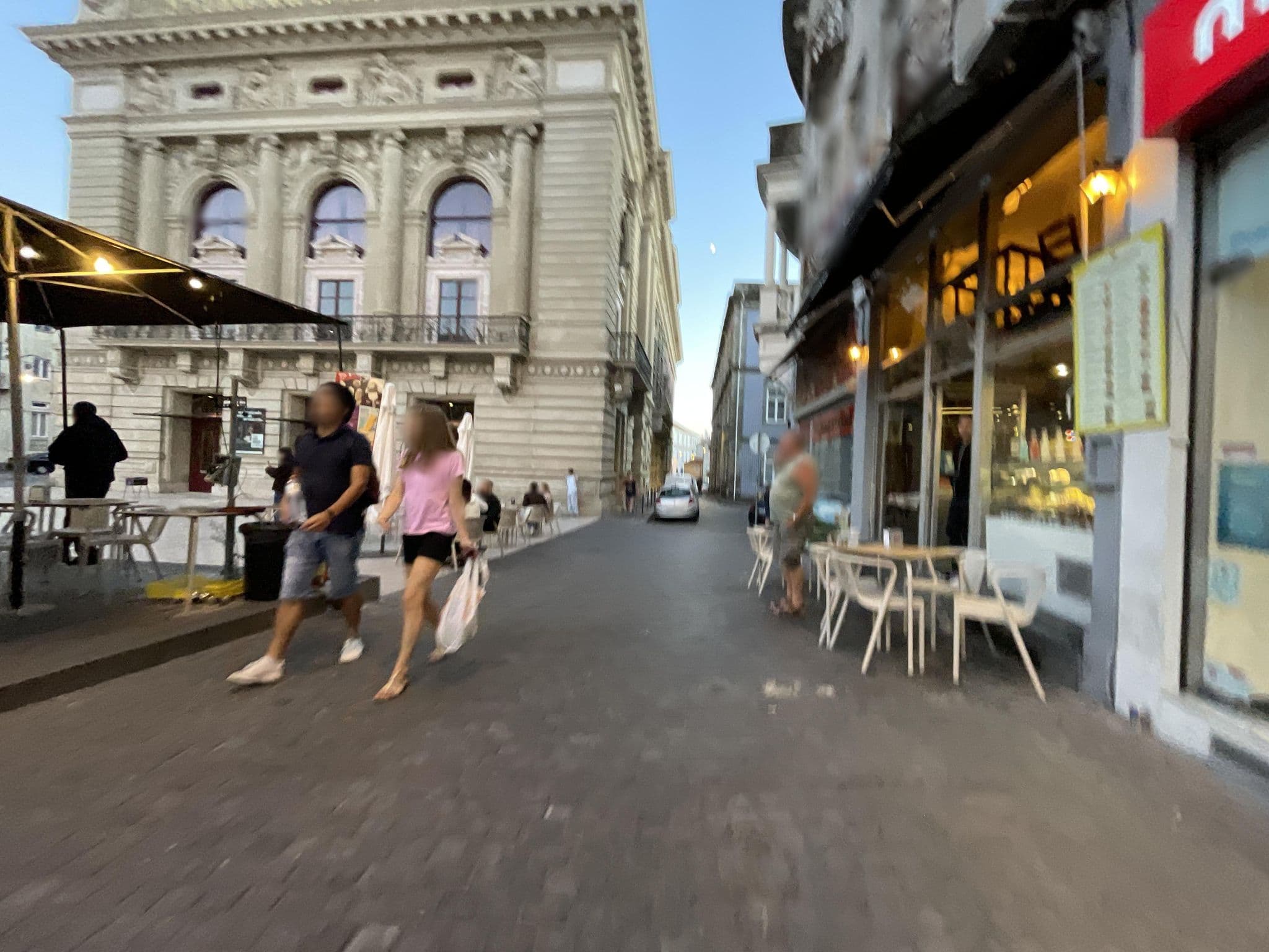 Street view near AL Batalha, Porto