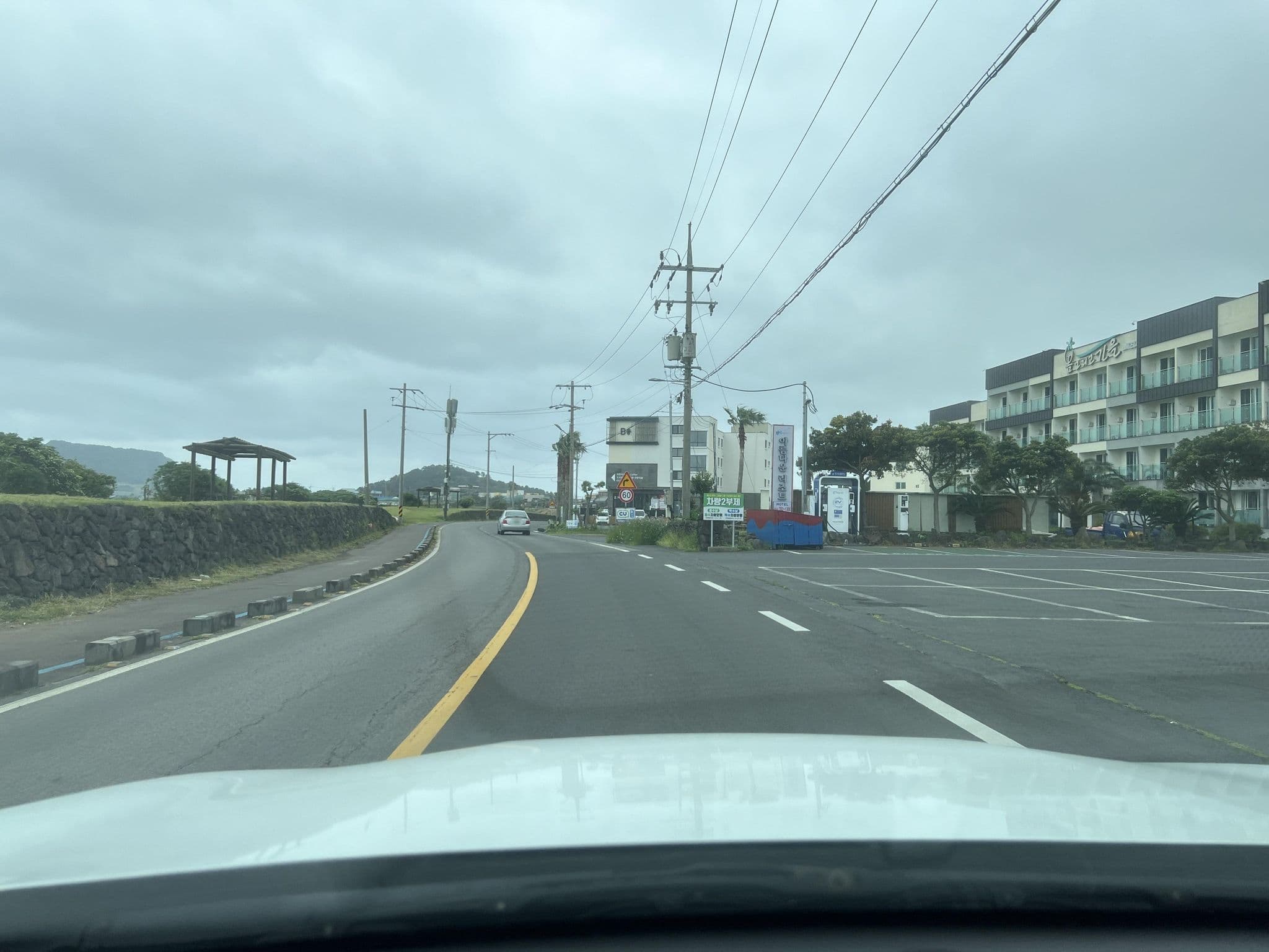 Street view near Beauty Jeju Resort, Ponggae-dong — © eneerhut (CC BY-SA · Mapillary)