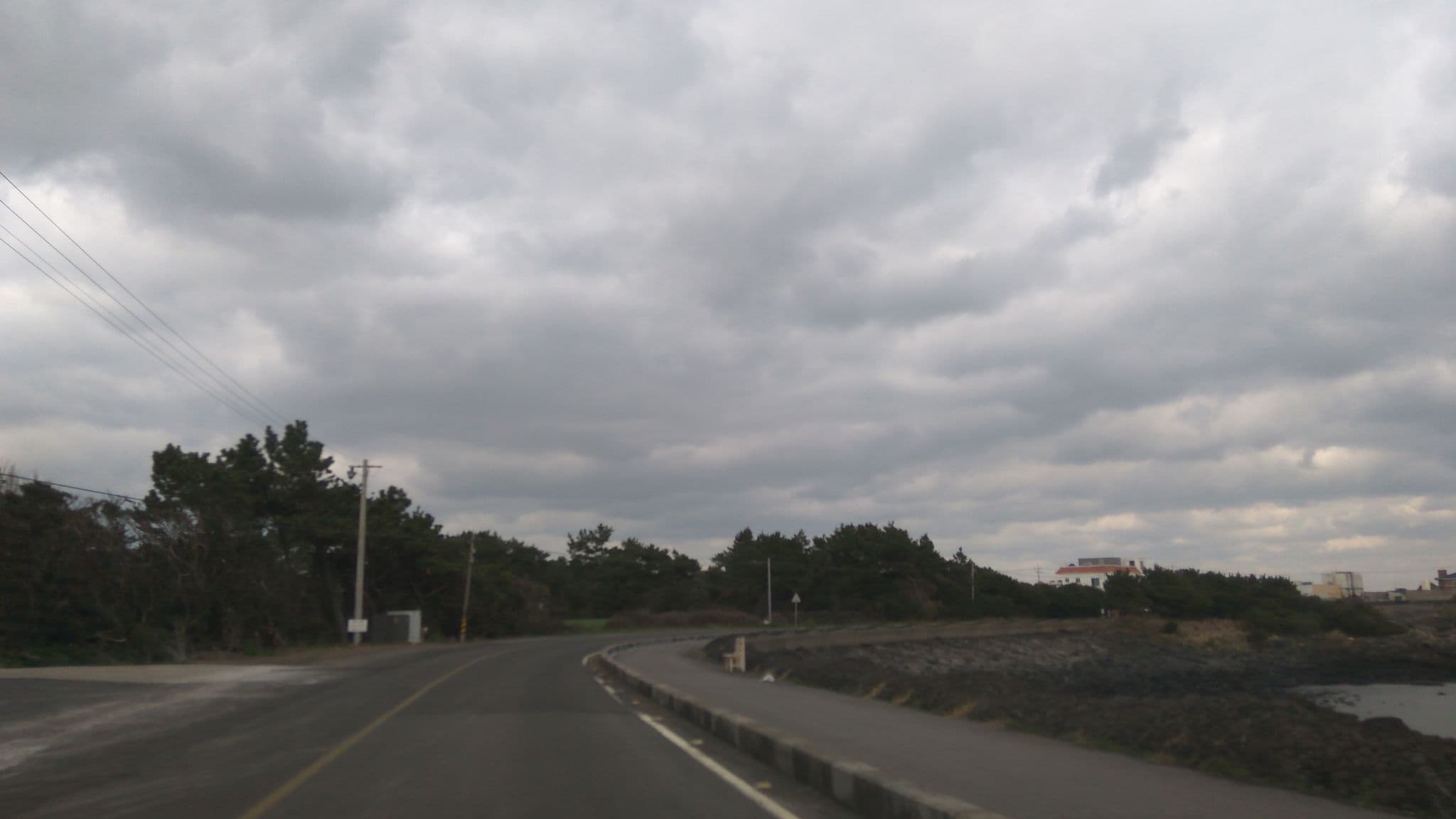 Street view near 해모랏, Ponggae-dong — © eneerhut (CC BY-SA · Mapillary)