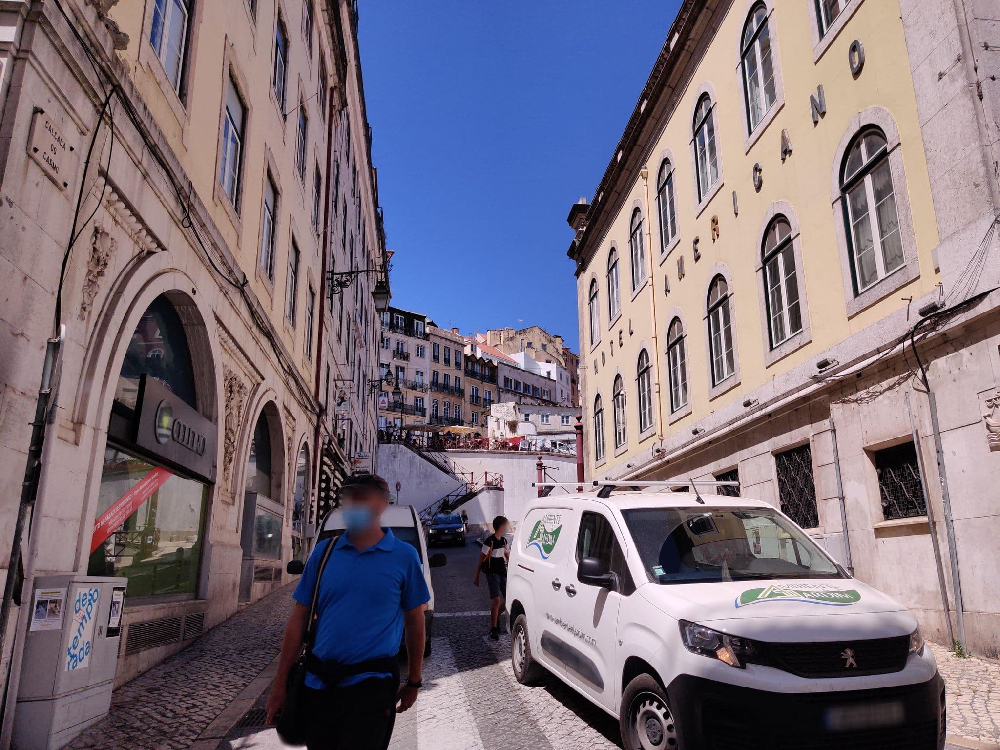 Street view near Rossio Hostel, São Mamede — © sttujames (CC BY-SA · Mapillary)