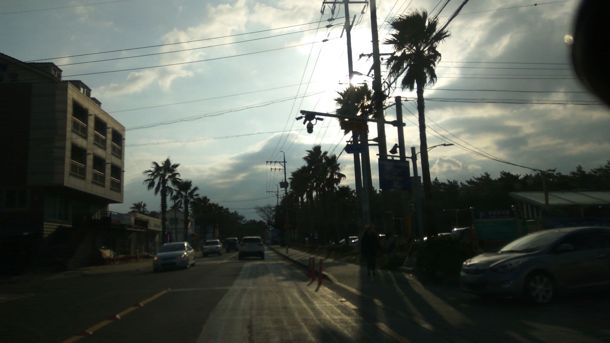 Street view near Hotel Blue Spring, Gaigeturi — © eneerhut (CC BY-SA · Mapillary)