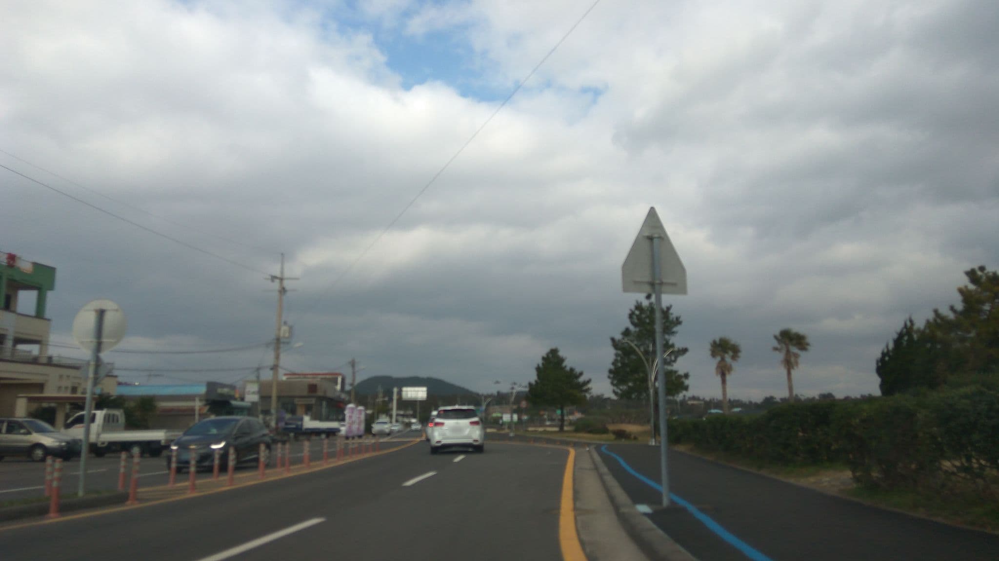 Street view near 뉴그린모텔, Seogwipo — © eneerhut (CC BY-SA · Mapillary)