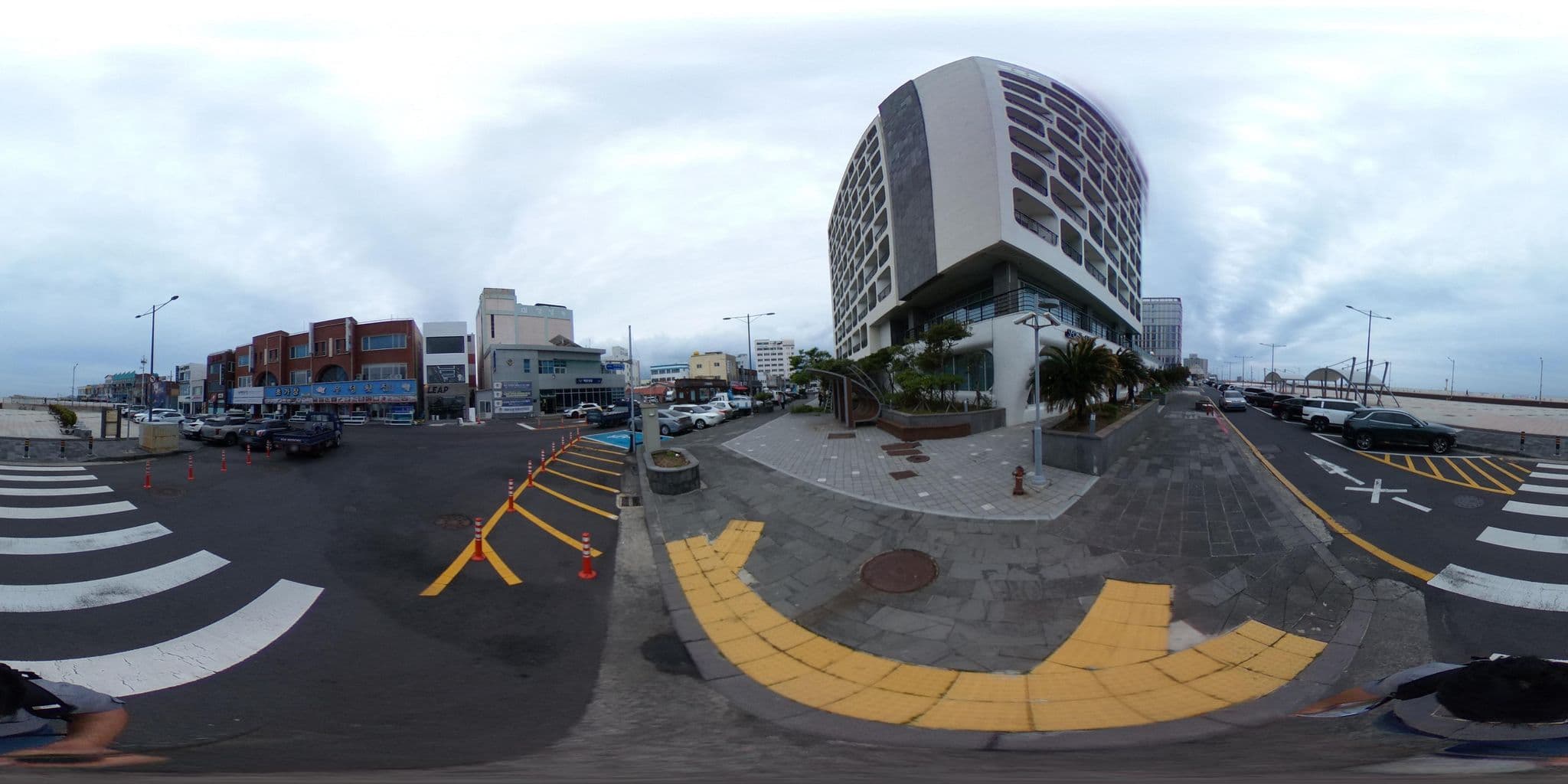 Street view near Hotel Whistlelark, Sanji — © monotaxism (CC BY-SA · Mapillary)