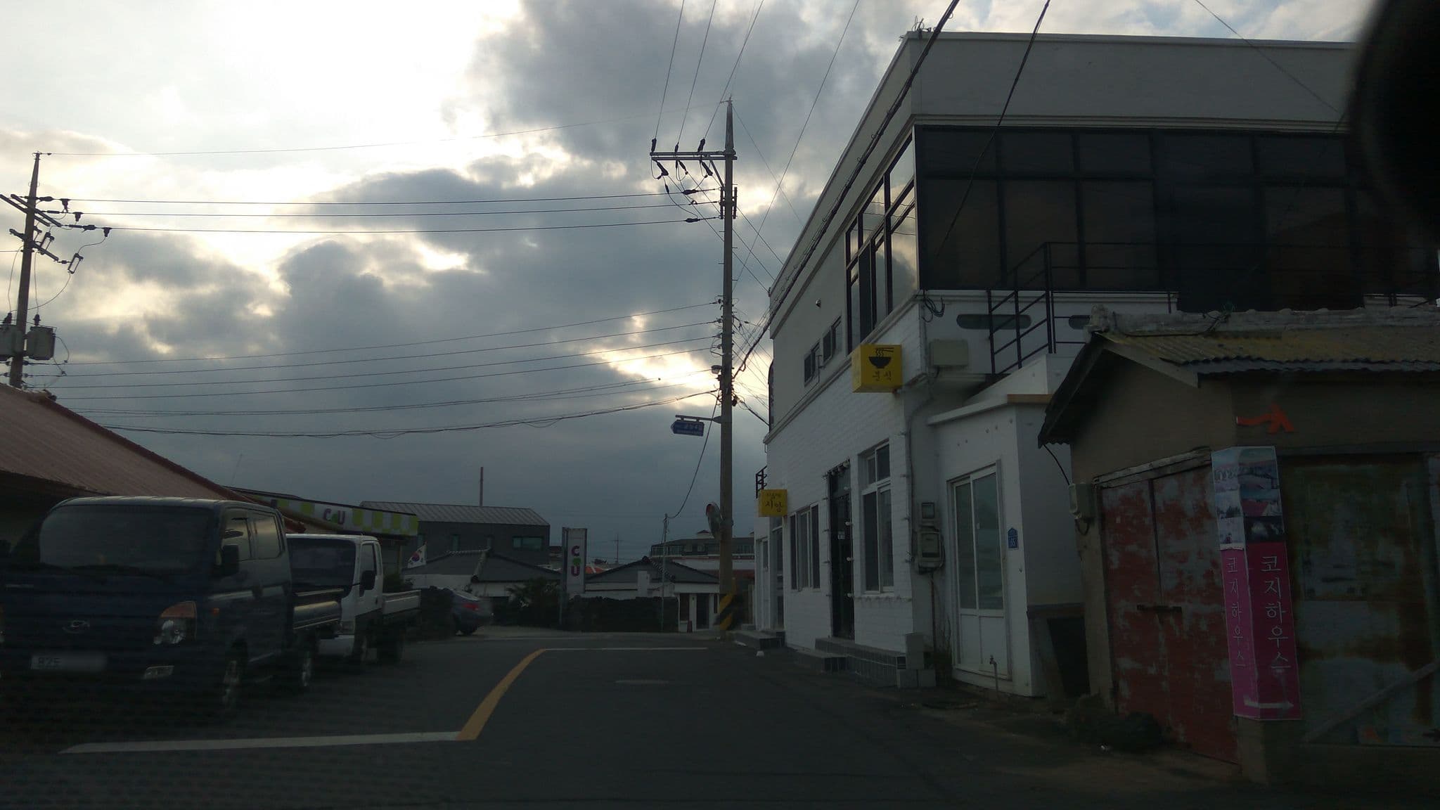 Street view near 제주스위트 / JEJU SUITE, Gaigeturi — © eneerhut (CC BY-SA · Mapillary)