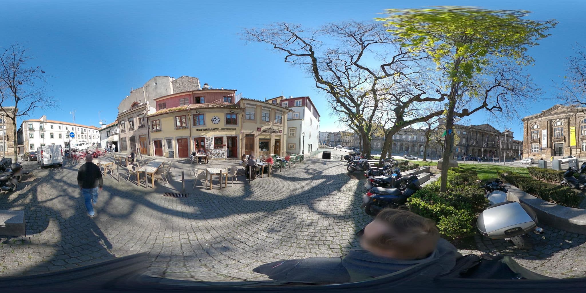 Street view near Cordoaria, Porto