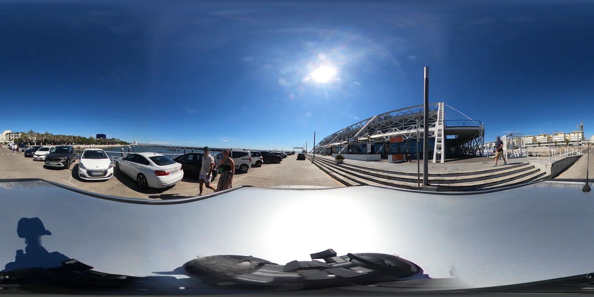 Street view near Tagus Marina House Boat, Cabo Ruivo — © waldyrious (CC BY-SA · Mapillary)
