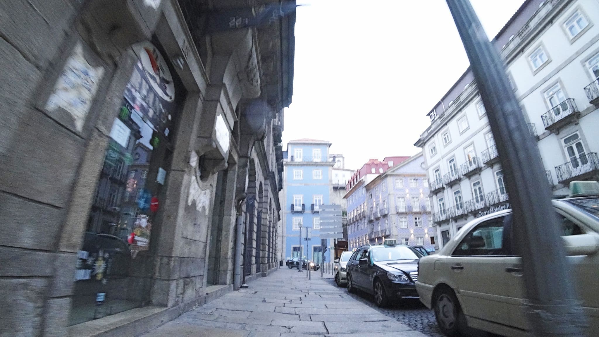 Street view near The House, Porto — © mariocarneiro (CC BY-SA · Mapillary)