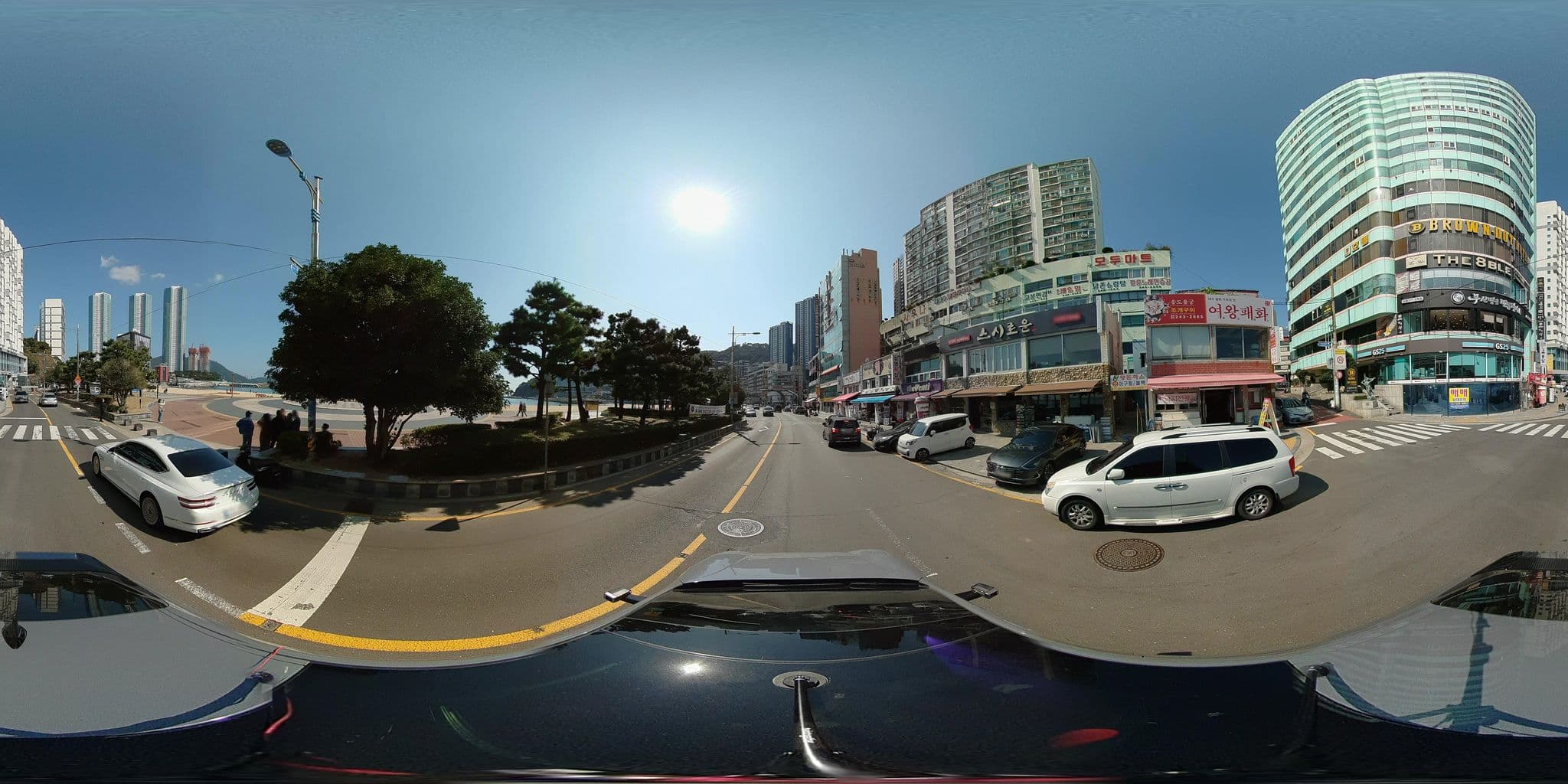 Street view near 블루 비치 모텔, Busan — © hahakmj (CC BY-SA · Mapillary)