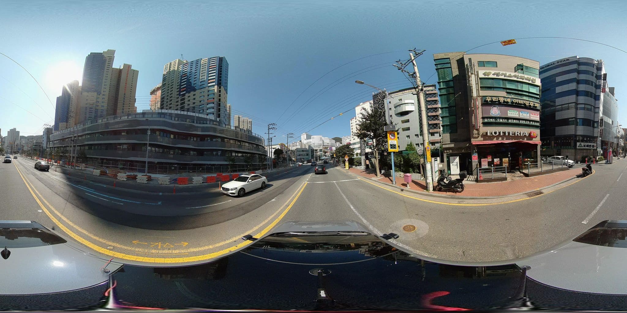 Street view near 유엔관광호텔 (UN Hotel), Busan — © hahakmj (CC BY-SA · Mapillary)