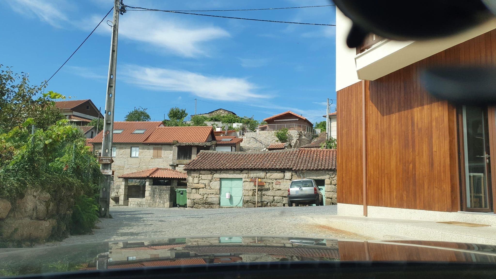 Street view near Hostel Retiro do Geres, Vieira do Minho — © Barreiros (CC BY-SA · Mapillary)