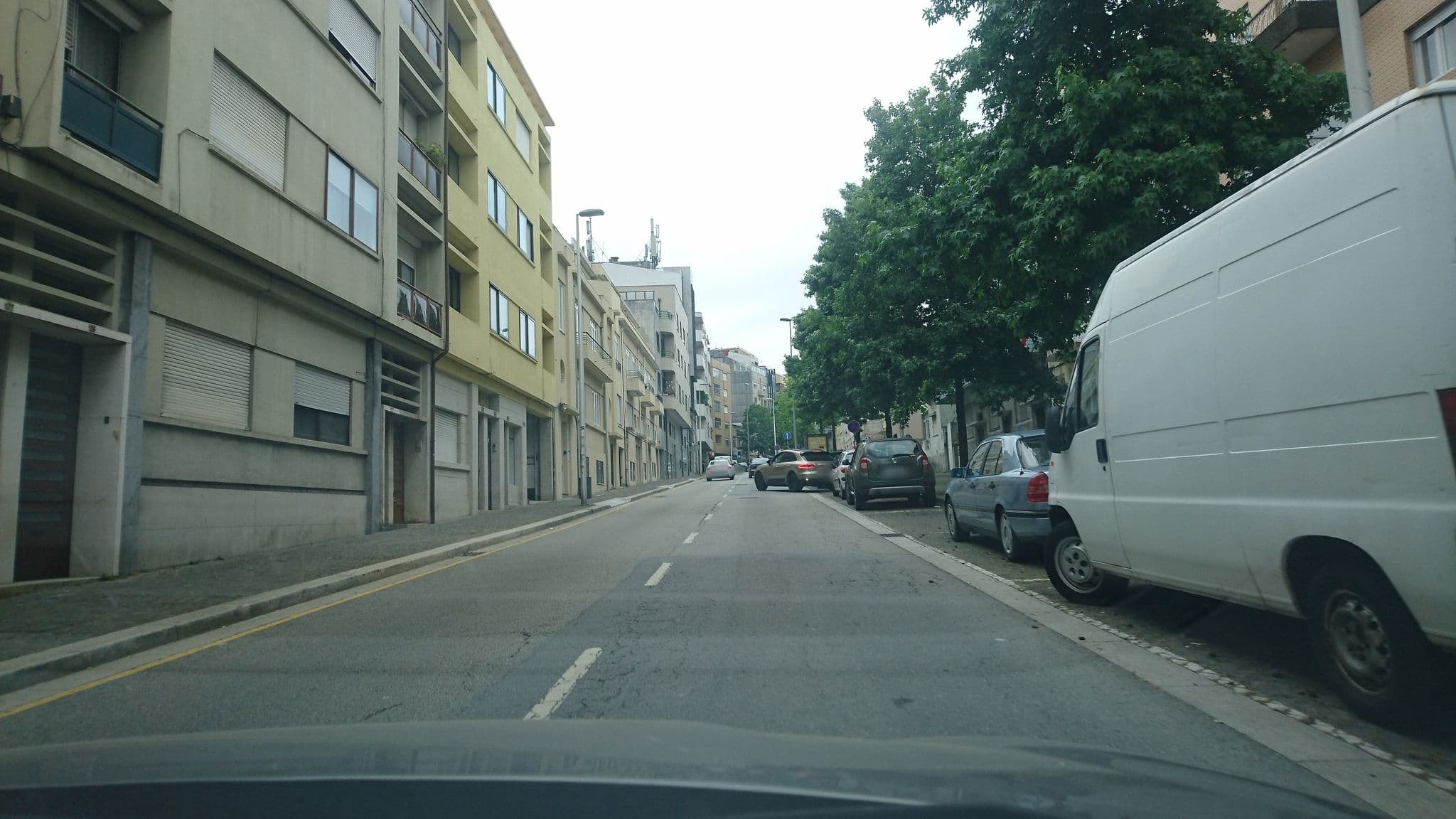 Street view near Guest House in Trindade, Porto