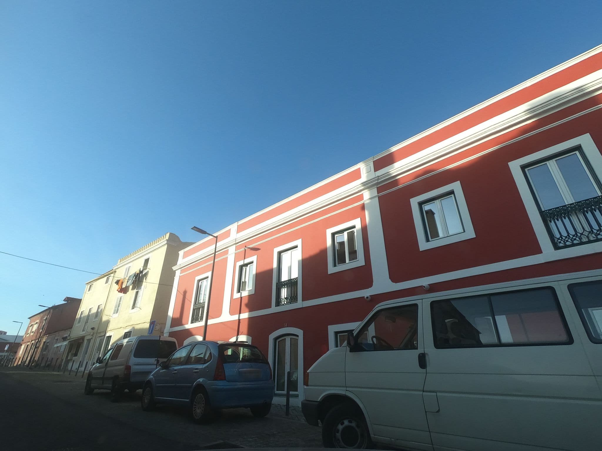 Street view near Comtesse Lisbonne Guest House, Campo Grande — © filohipo (CC BY-SA · Mapillary)