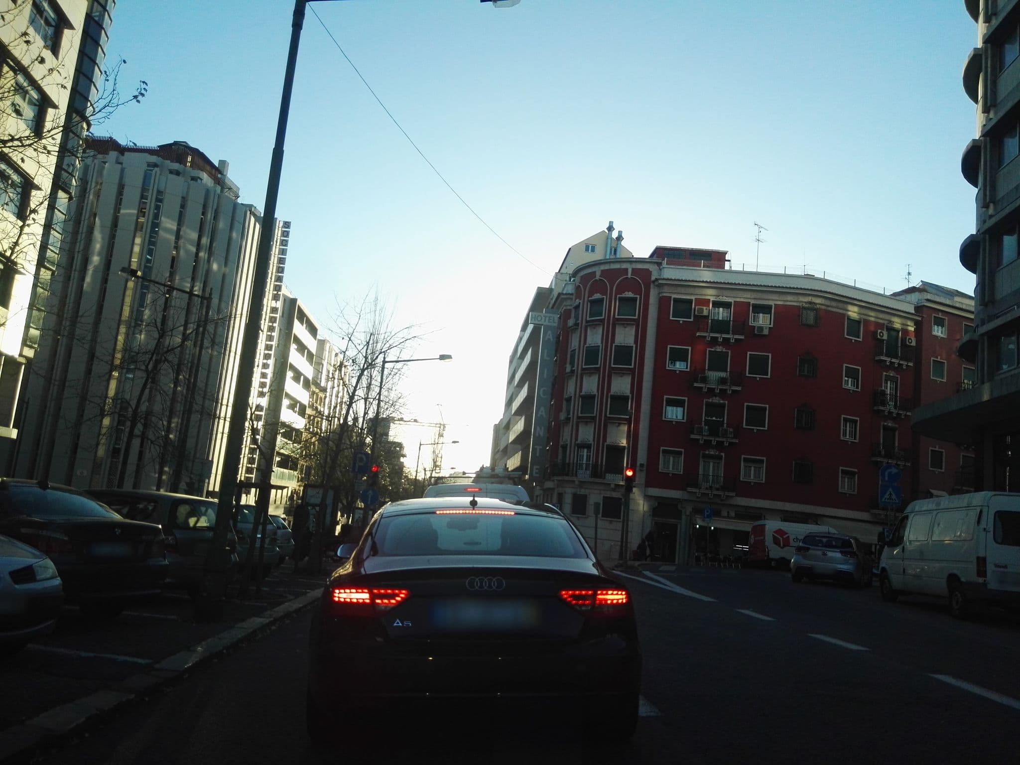 Street view near Moxy Lisbon City, São Jorge de Arroios — © filipegraciosa (CC BY-SA · Mapillary)