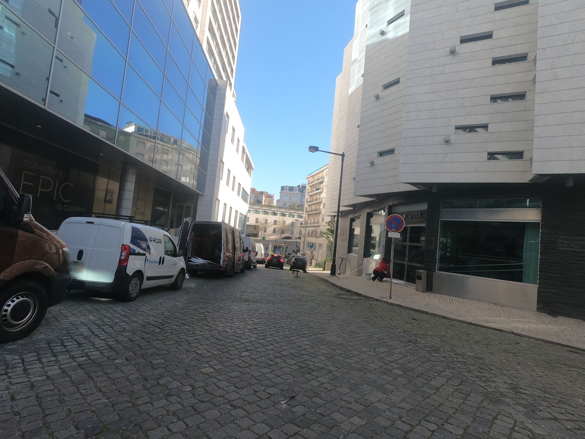 Street view near Epic Sana Marquês Hotel, Lisbon — © filohipo (CC BY-SA · Mapillary)