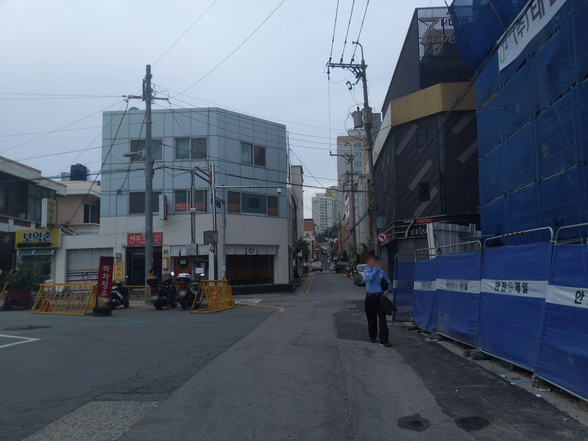 Street view near 다온채, Busan — © velaia (CC BY-SA · Mapillary)