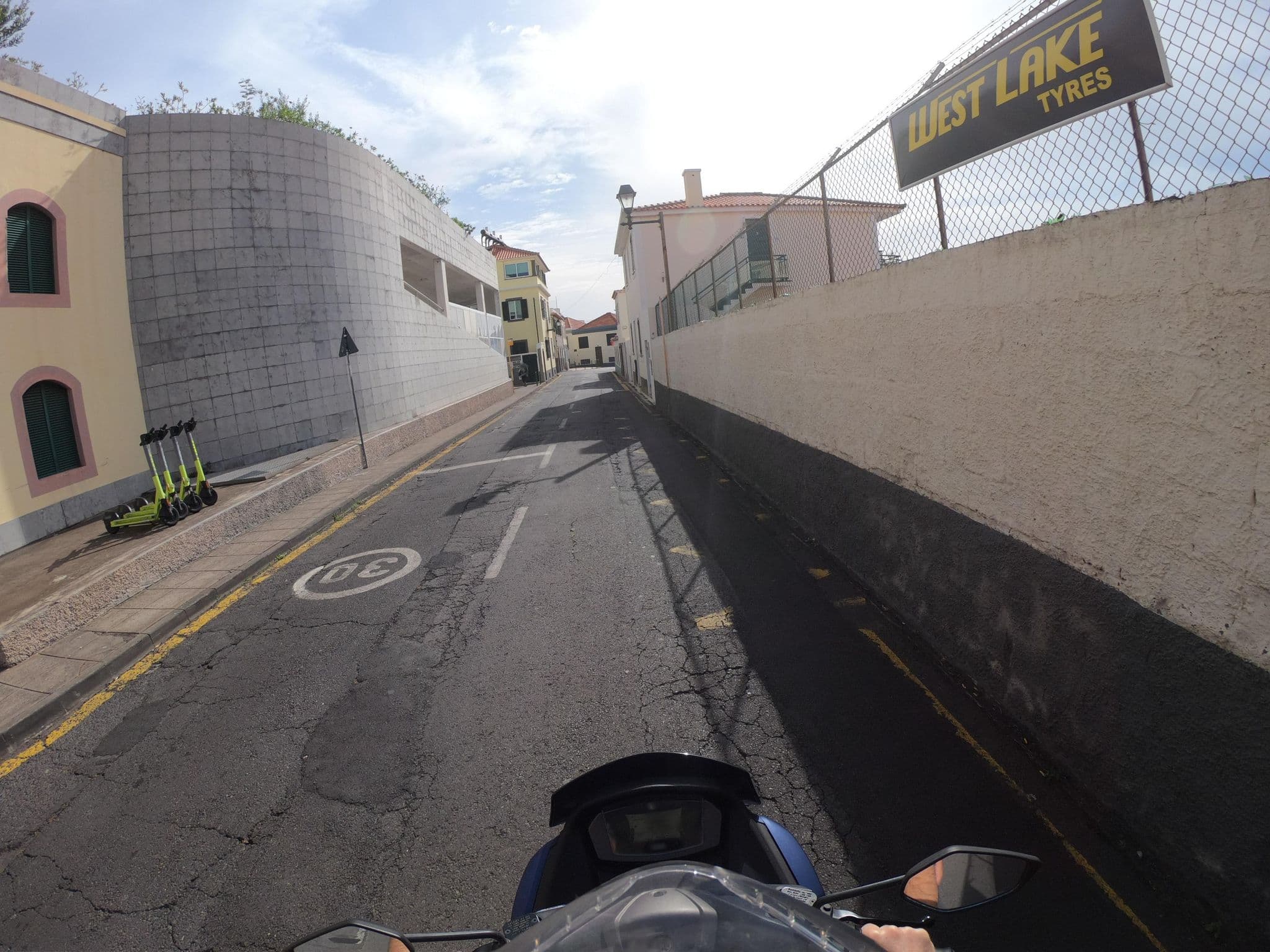 Street view near Villa São Tiago, Santa Luzia — © filipesilva (CC BY-SA · Mapillary)