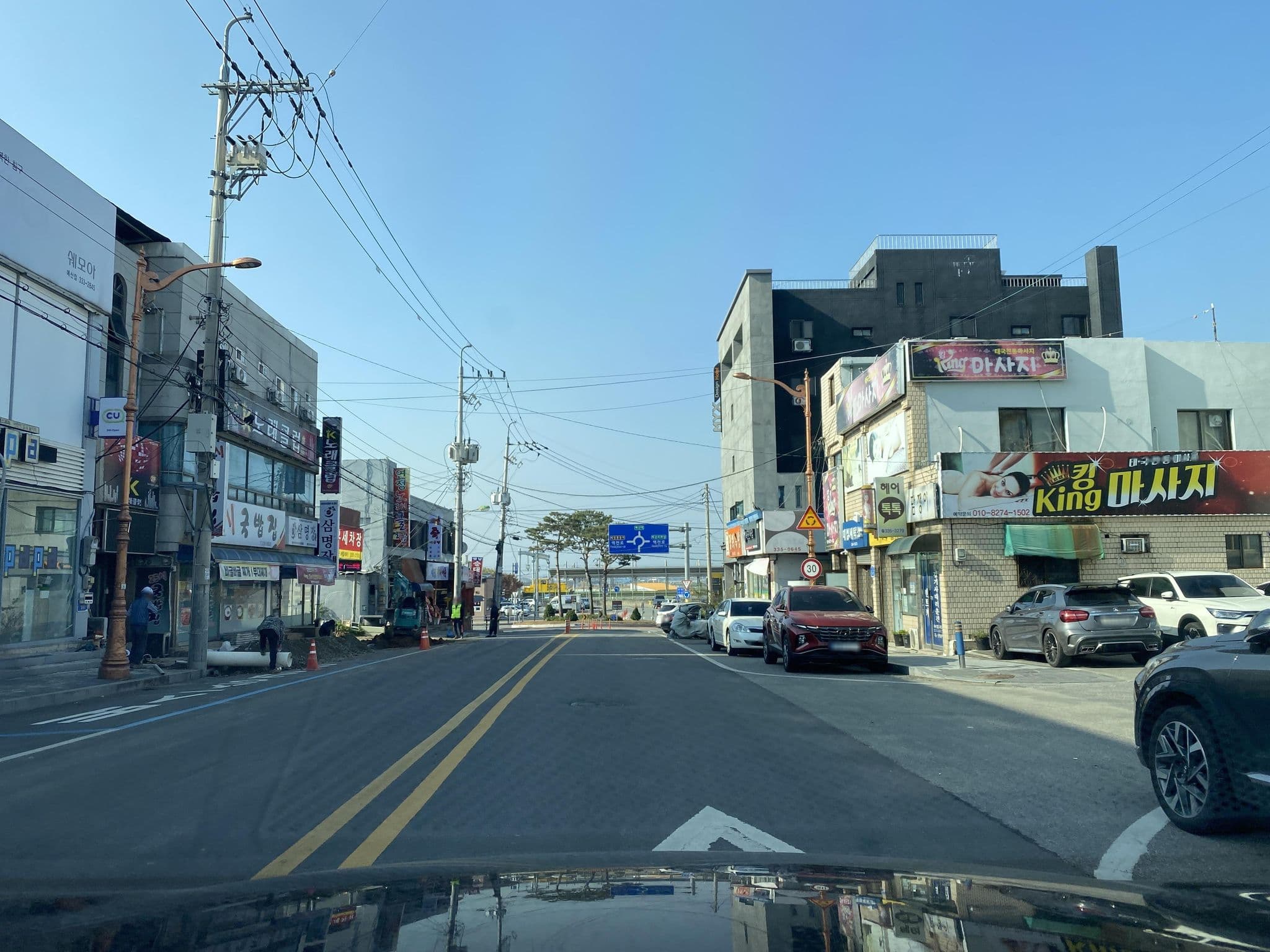 Street view near 디자인호텔Xym, Yesan — © eneerhut (CC BY-SA · Mapillary)
