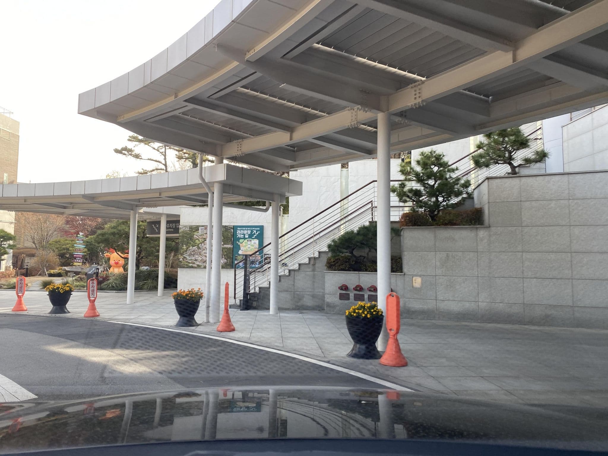 Street view near 가야호텔, Hongseong — © eneerhut (CC BY-SA · Mapillary)
