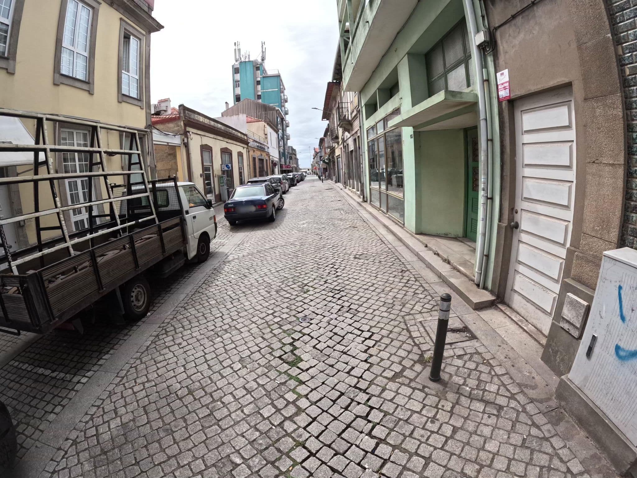 Street view near Leão de Ouro, Matosinhos — © franciscolinux (CC BY-SA · Mapillary)