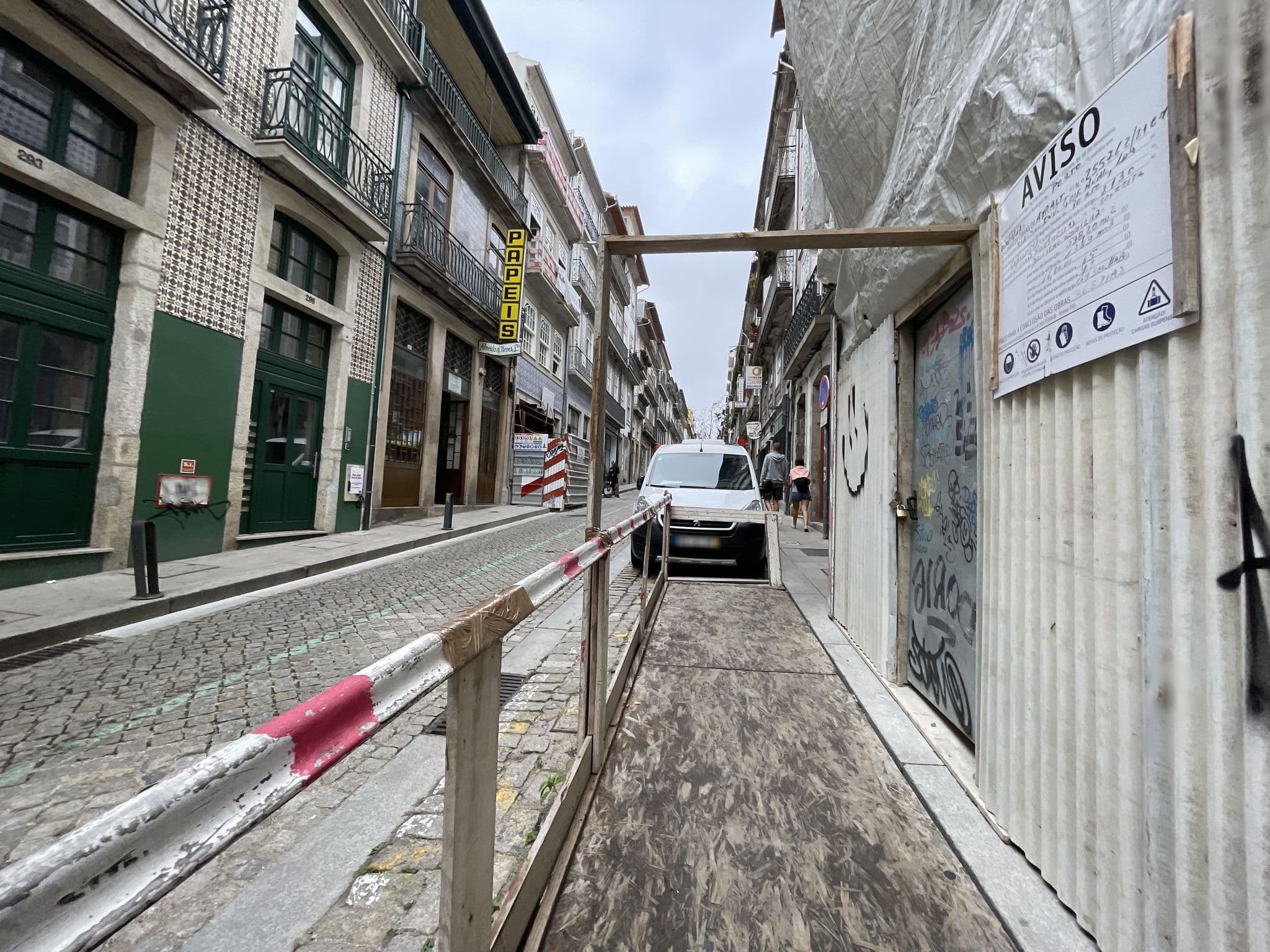 Street view near Oporto view, Porto — © egorka (CC BY-SA · Mapillary)