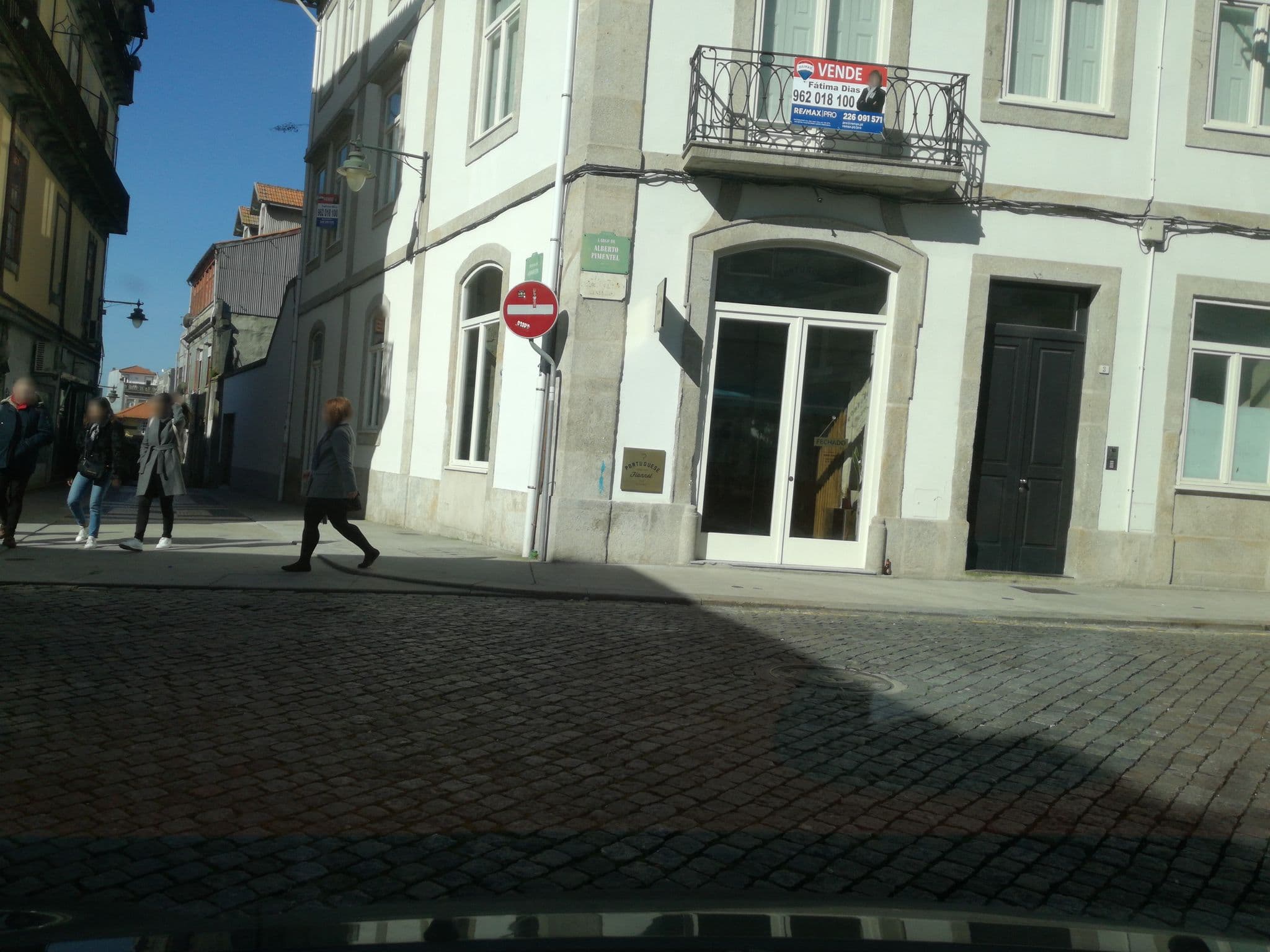 Street view near Pilop Design Hostel & Bar, Porto