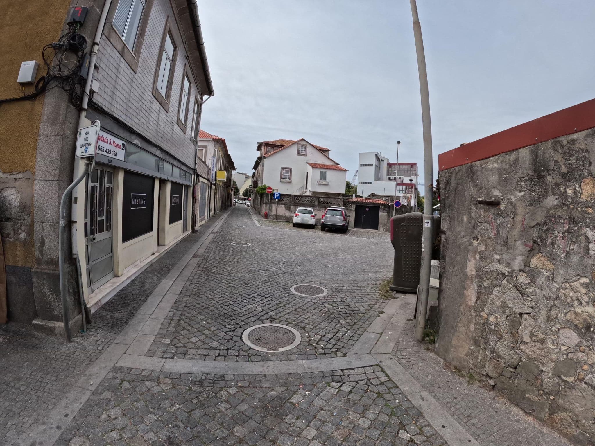 Street view near Hospedaria São Roque, Matosinhos — © franciscolinux (CC BY-SA · Mapillary)